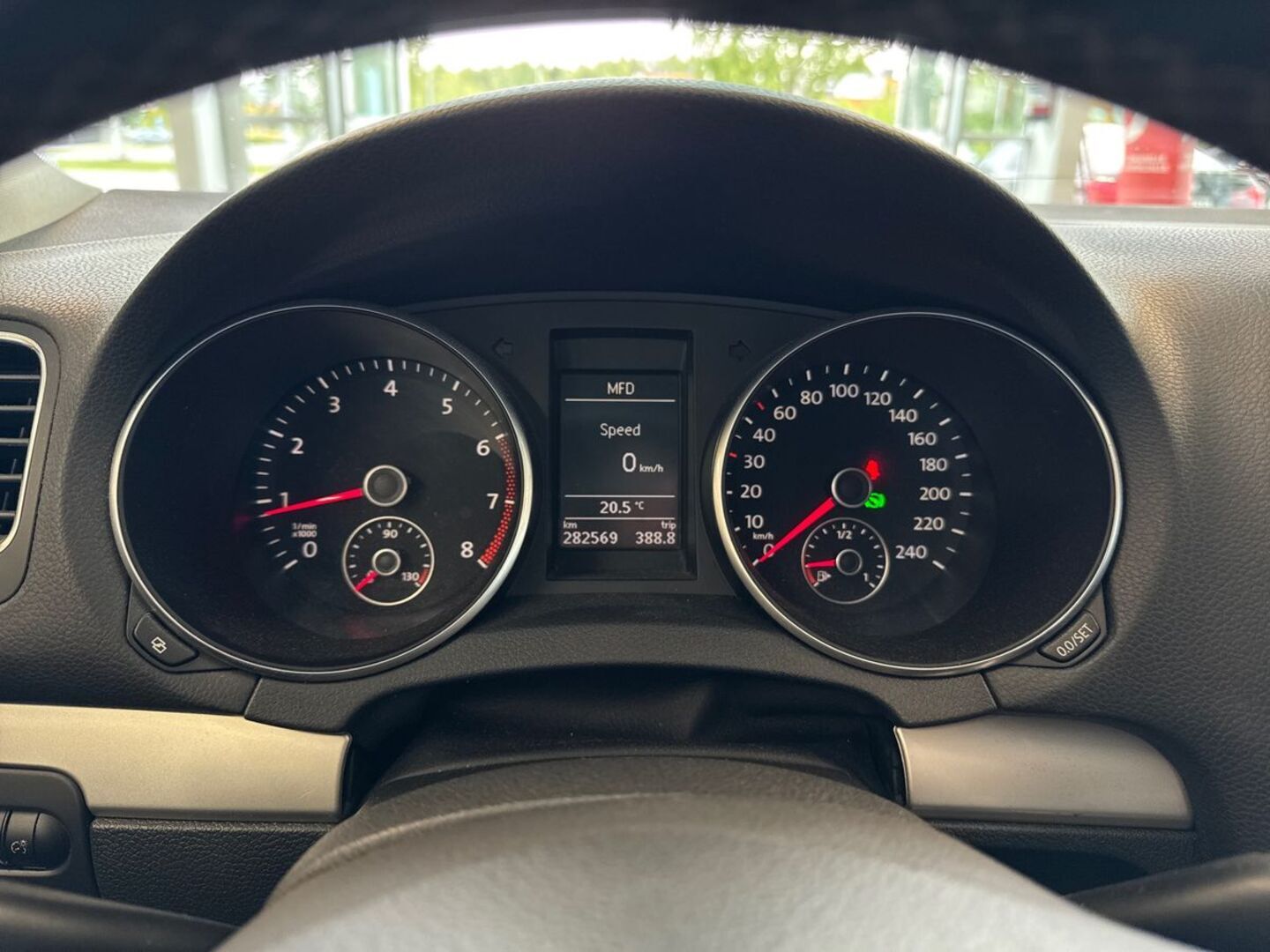 VOLKSWAGEN Golf 2009