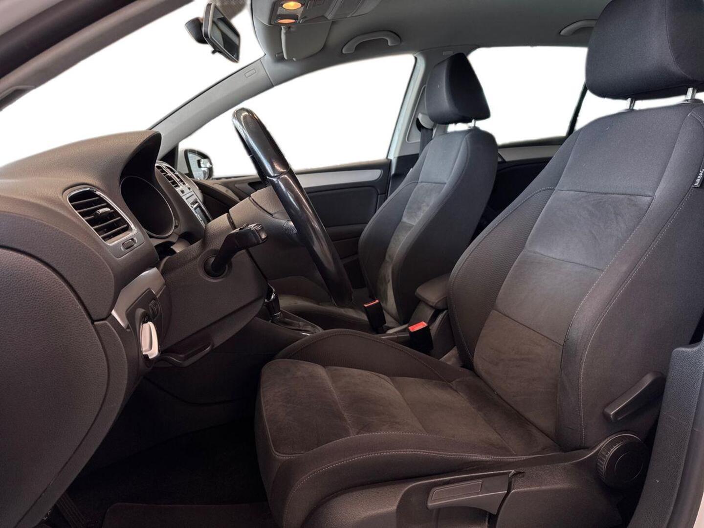 VOLKSWAGEN Golf 2009