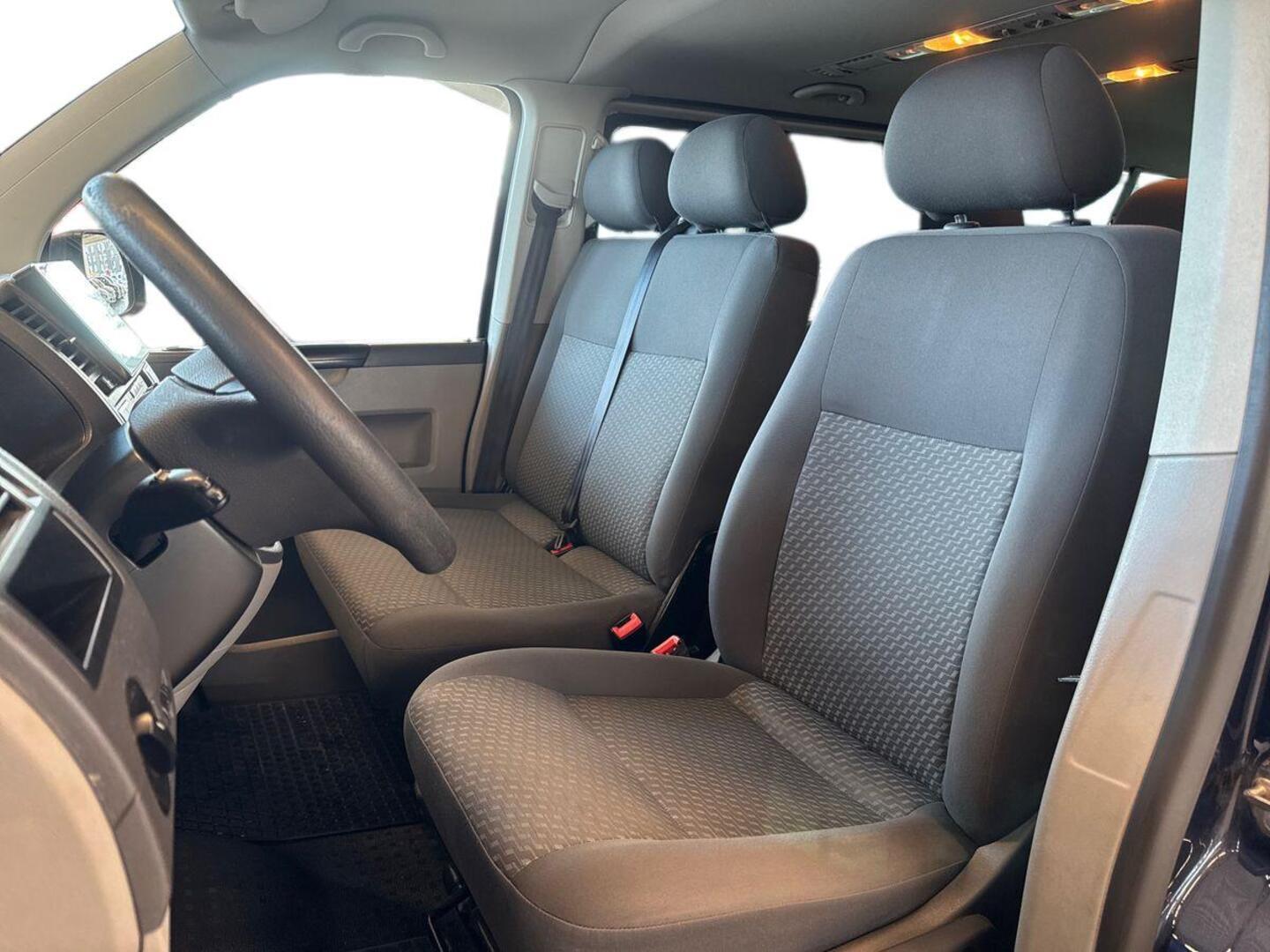 VOLKSWAGEN Caravelle 2010