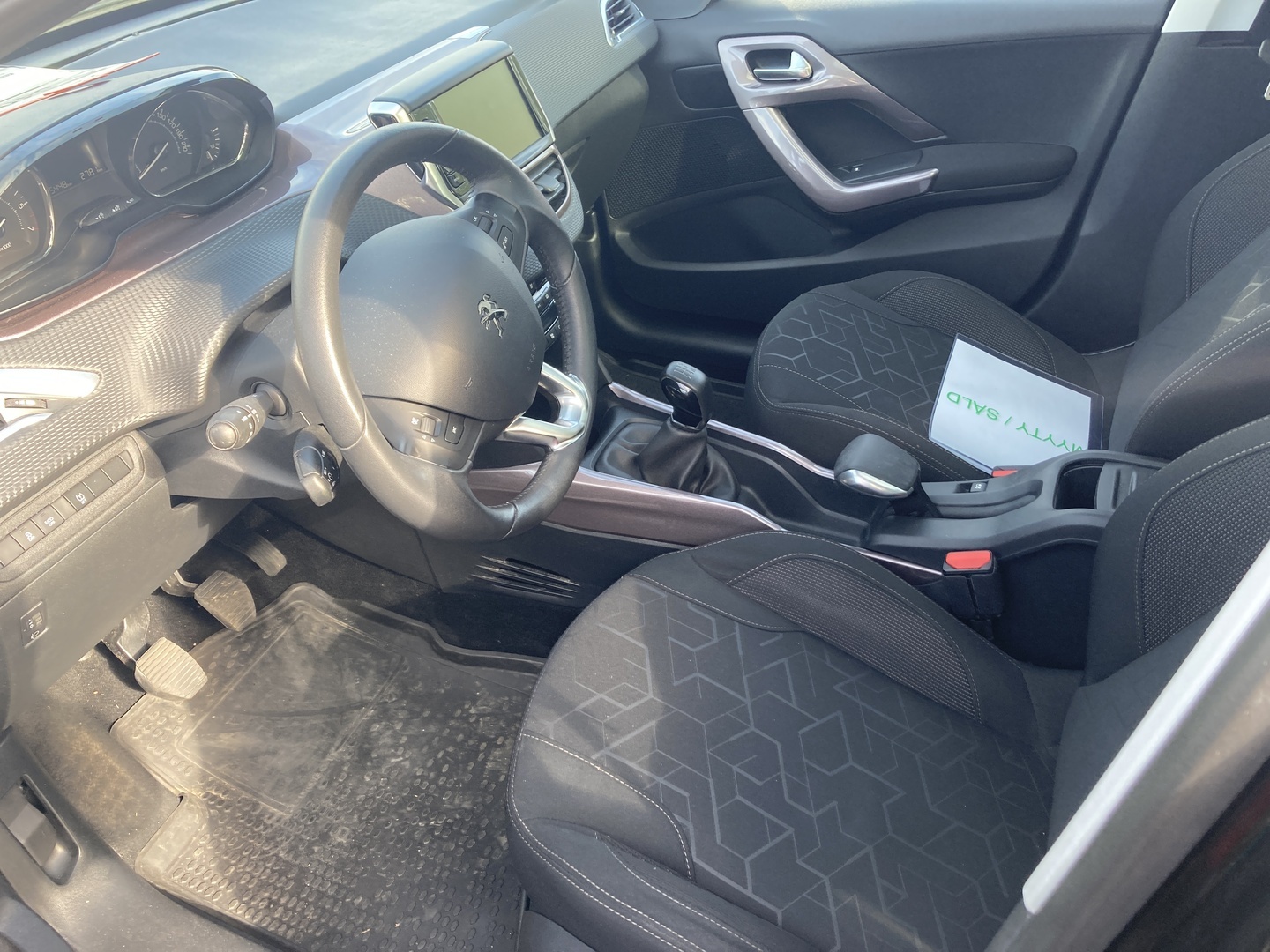 PEUGEOT 2008 2015