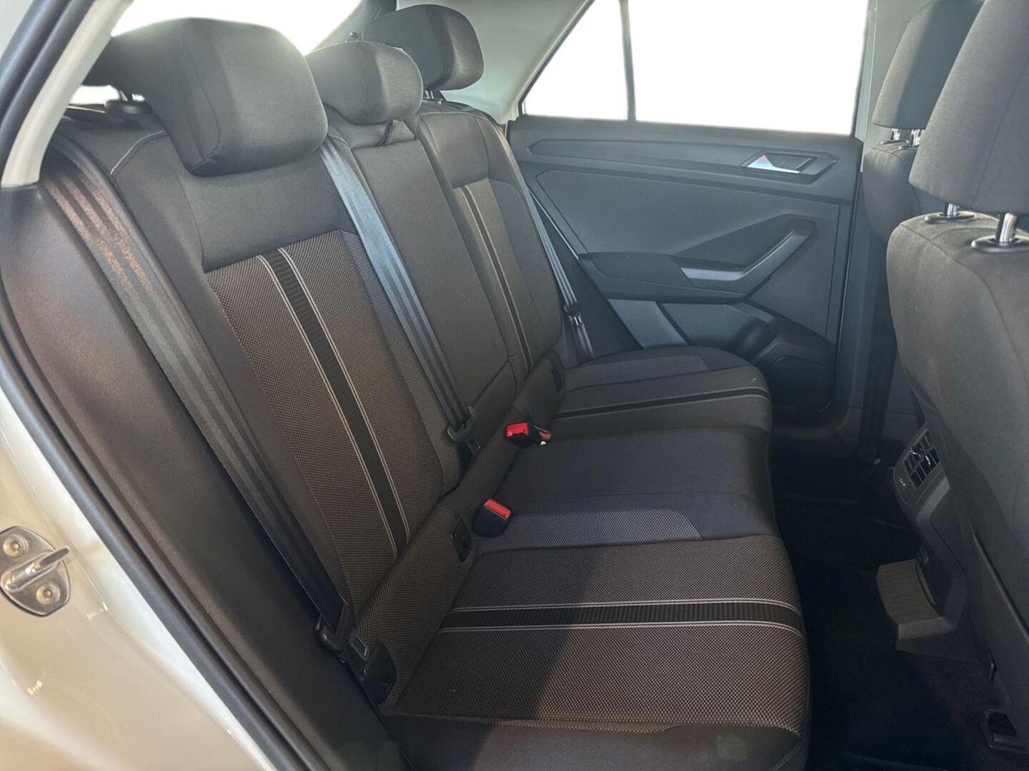 VOLKSWAGEN T-Roc 10