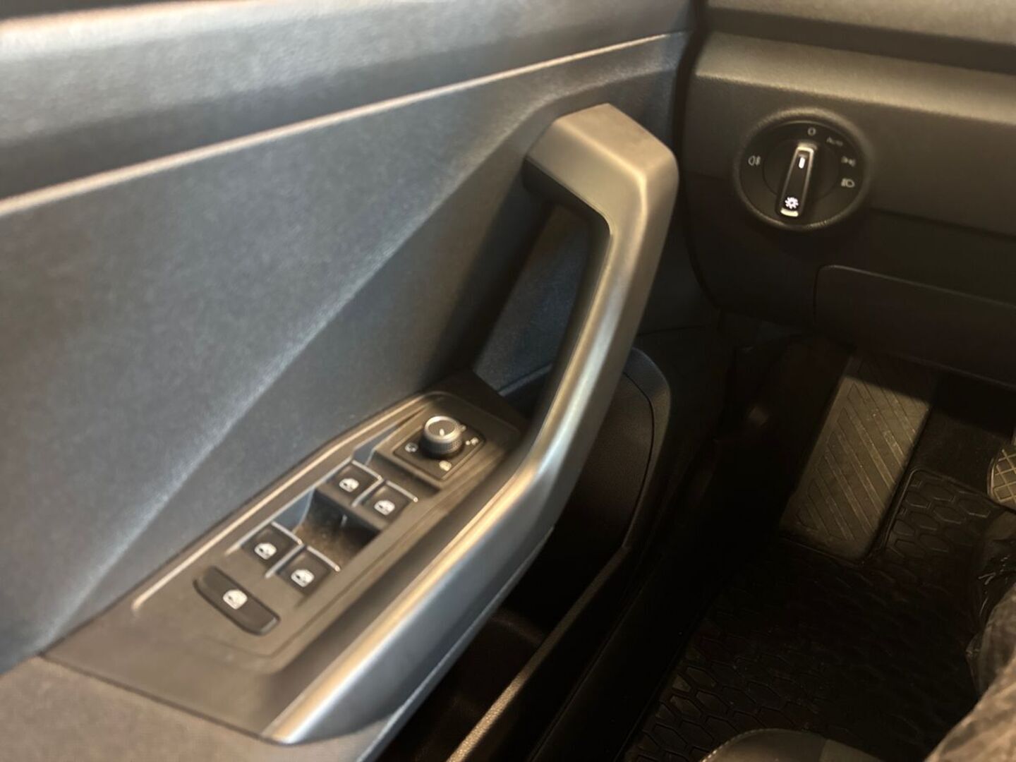 VOLKSWAGEN T-Roc 22