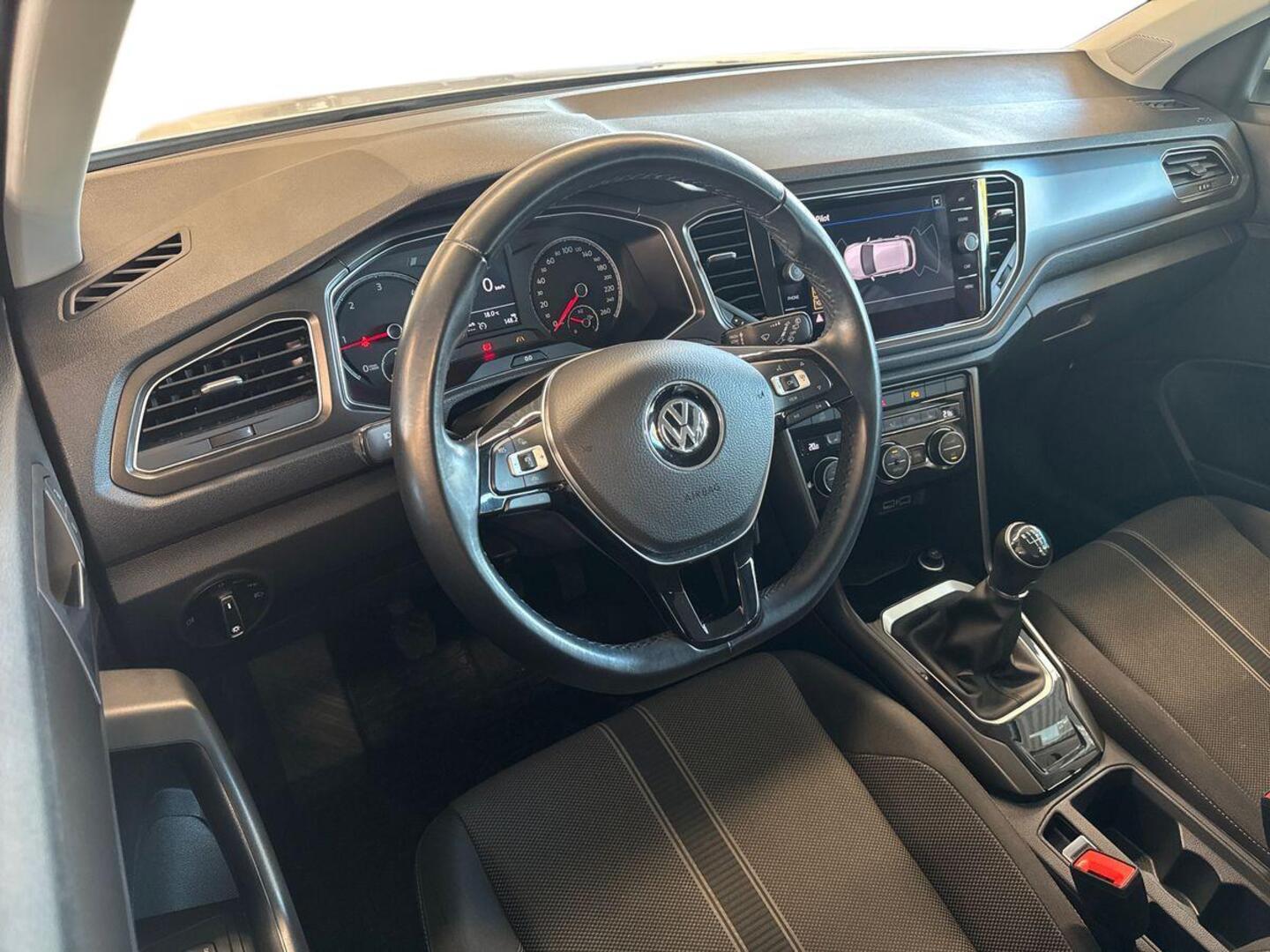 VOLKSWAGEN T-Roc 7
