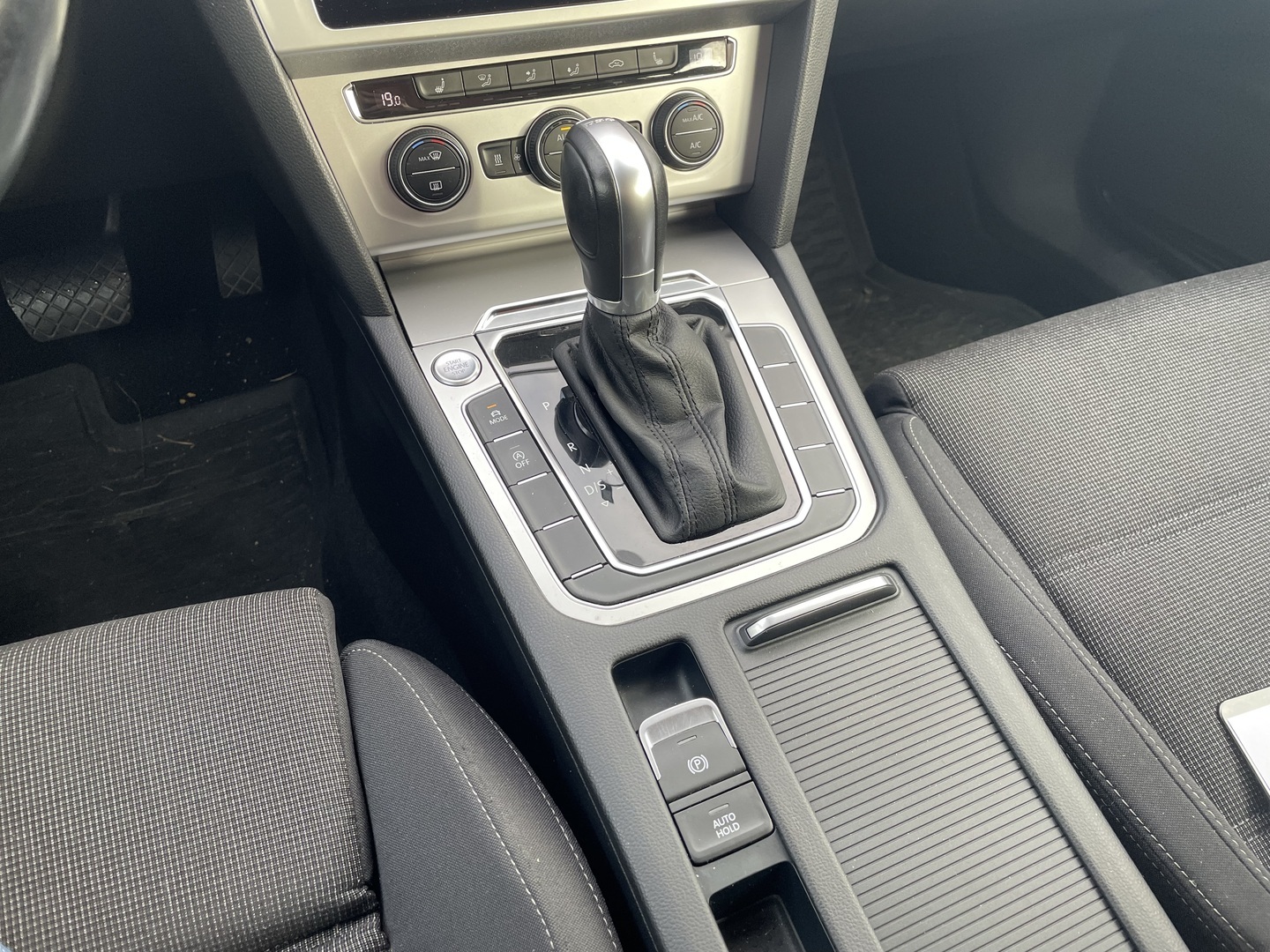 VOLKSWAGEN Passat 2019