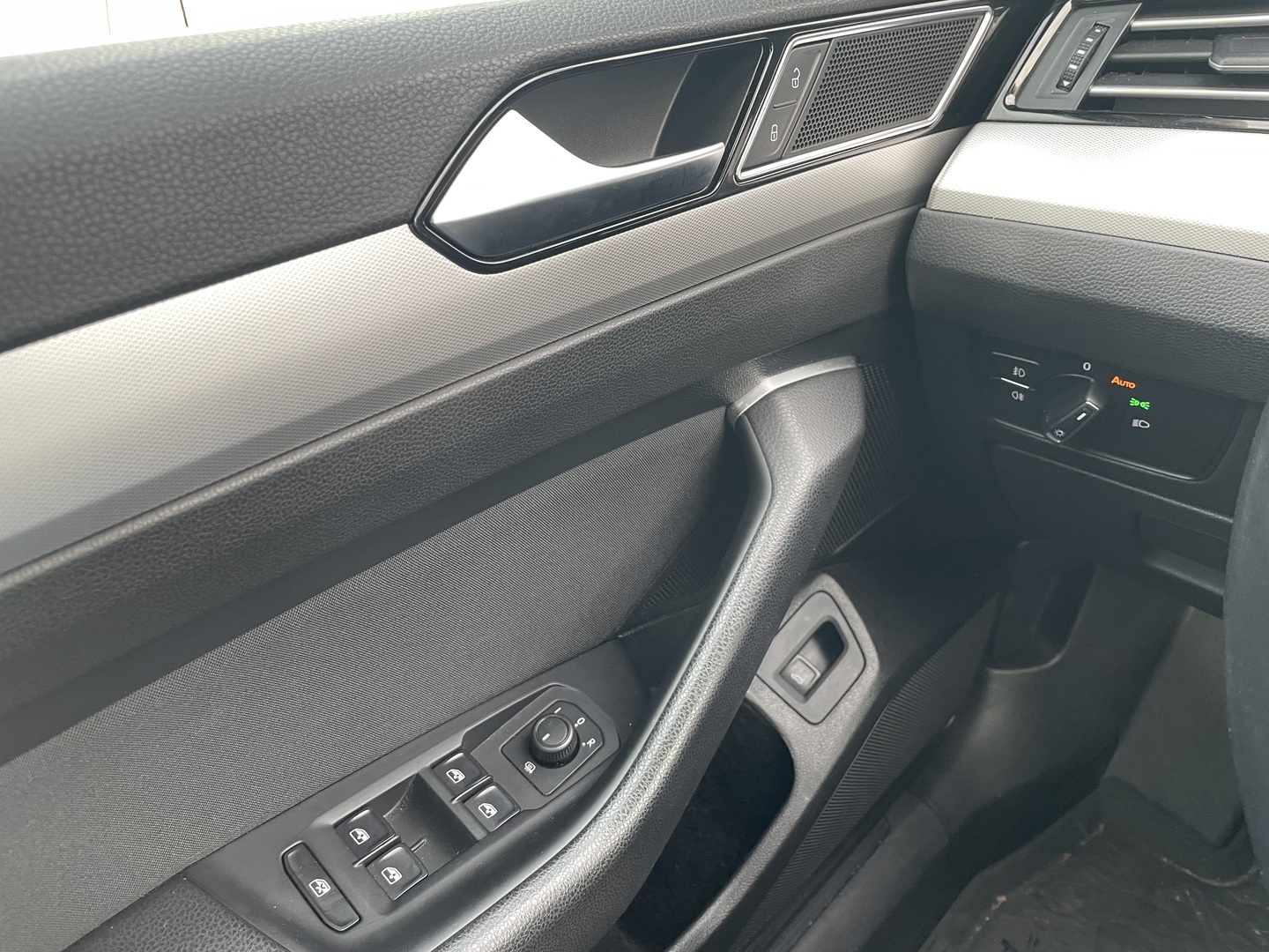 VOLKSWAGEN Passat 2019