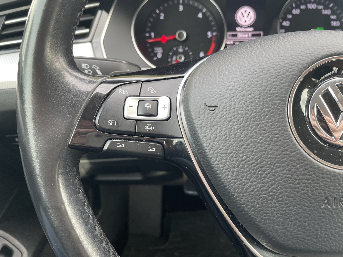 VOLKSWAGEN Passat 2019