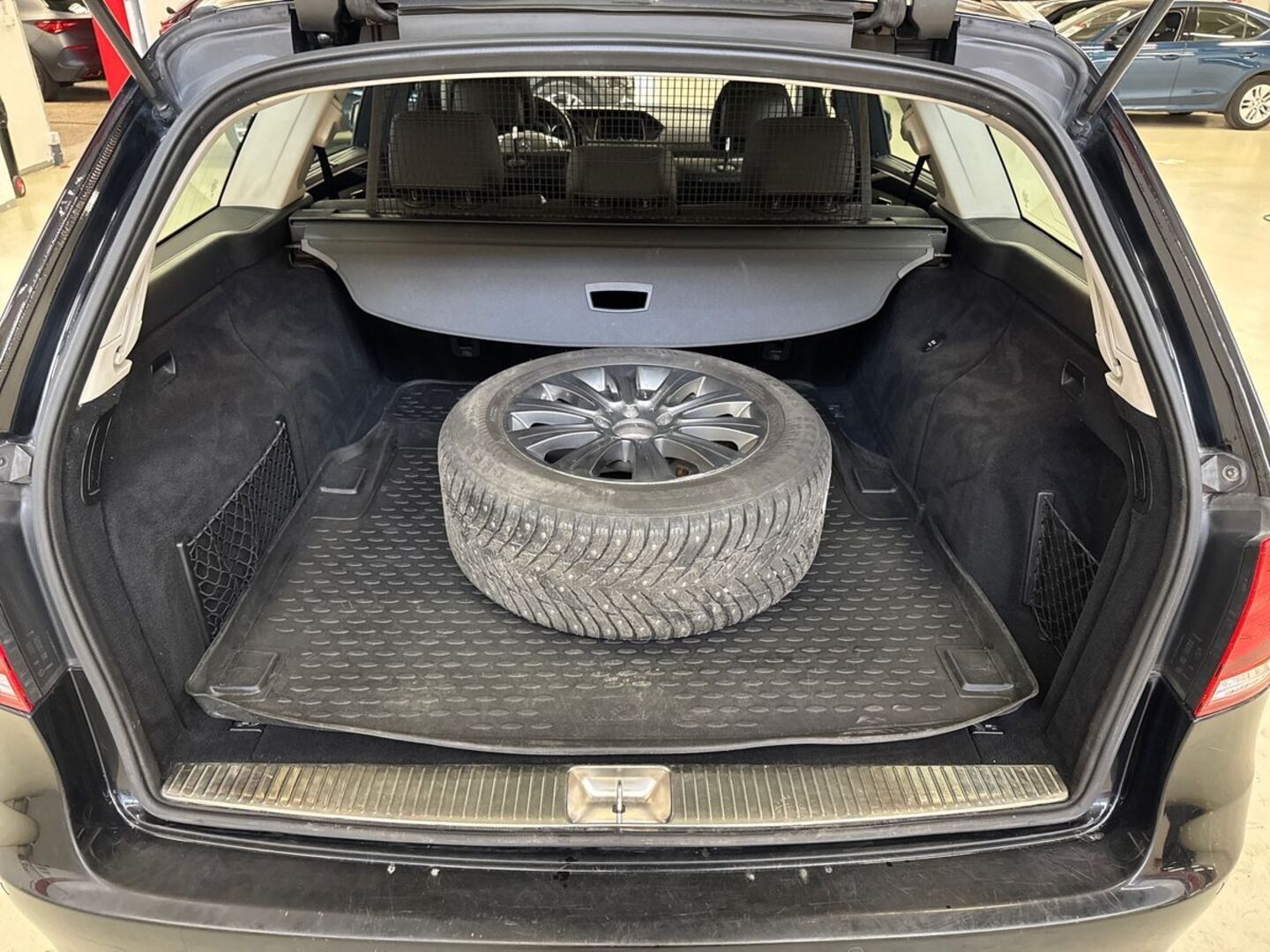 MERCEDES-BENZ E 11