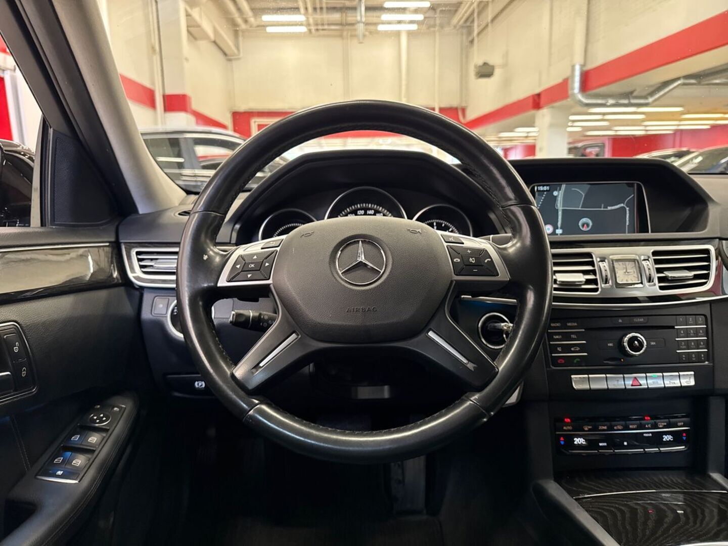 MERCEDES-BENZ E 21