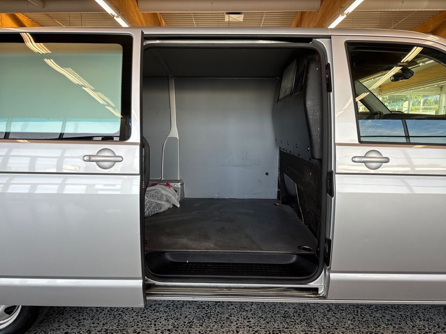 VOLKSWAGEN Transporter 5