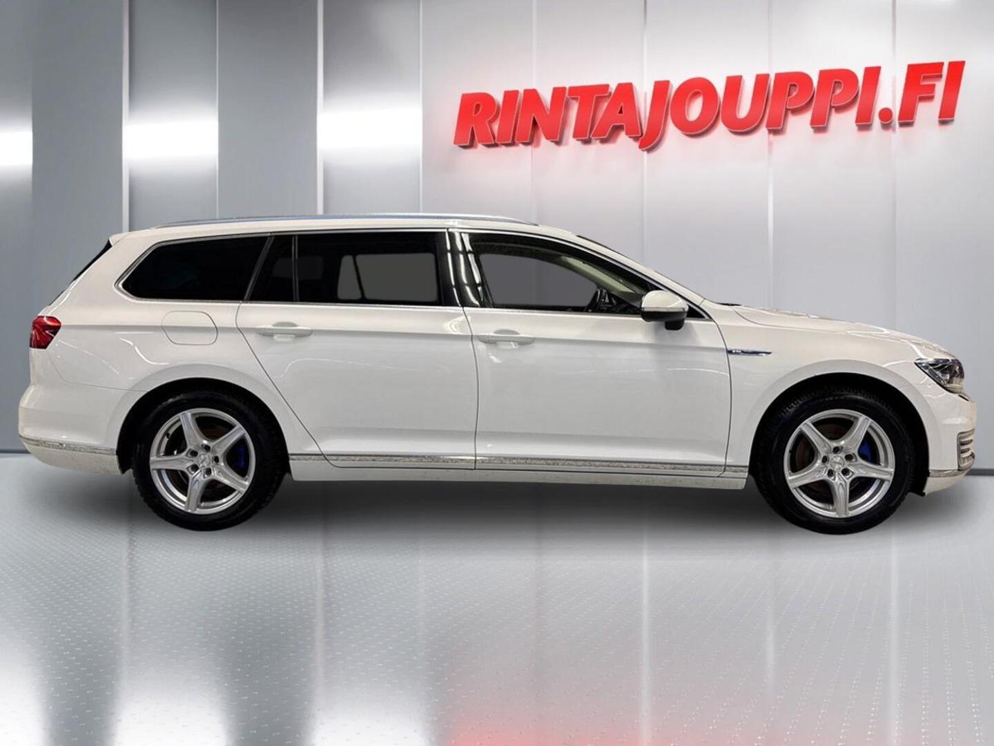 VOLKSWAGEN Passat 2018