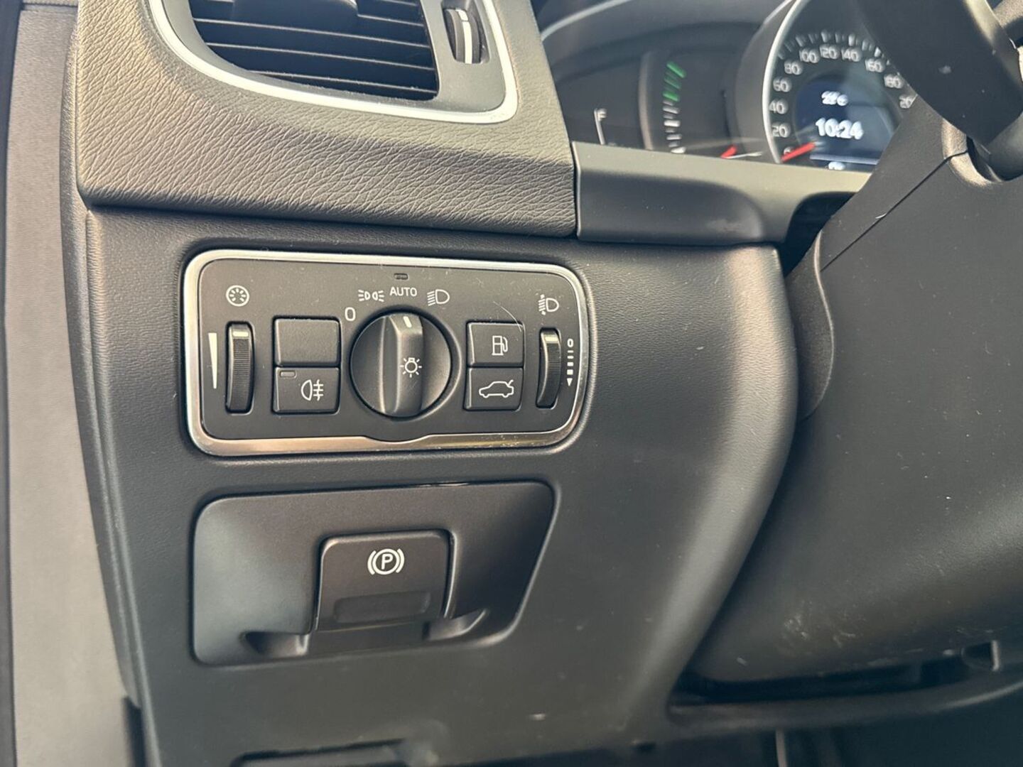 VOLVO V60 19