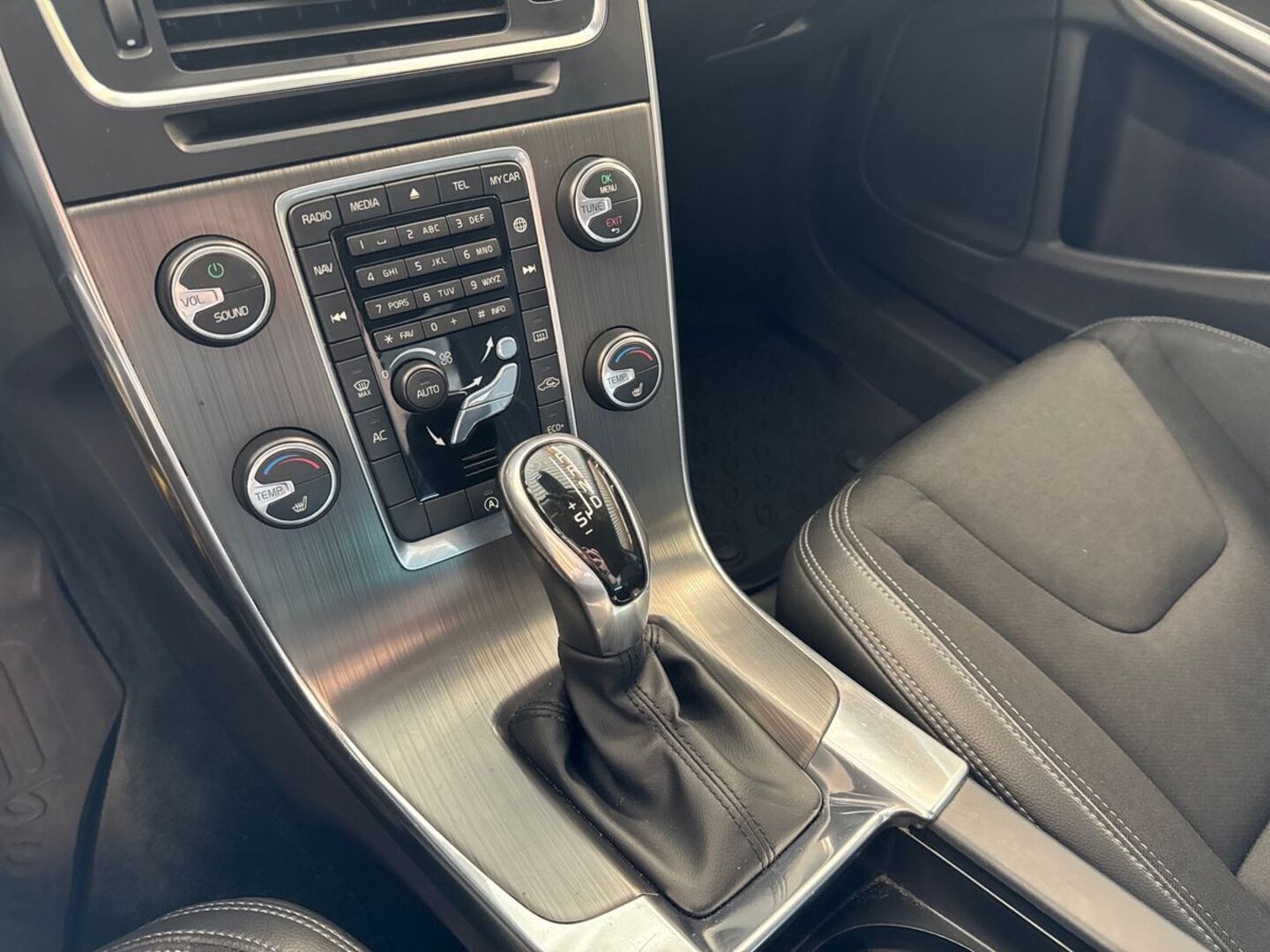 VOLVO V60 21