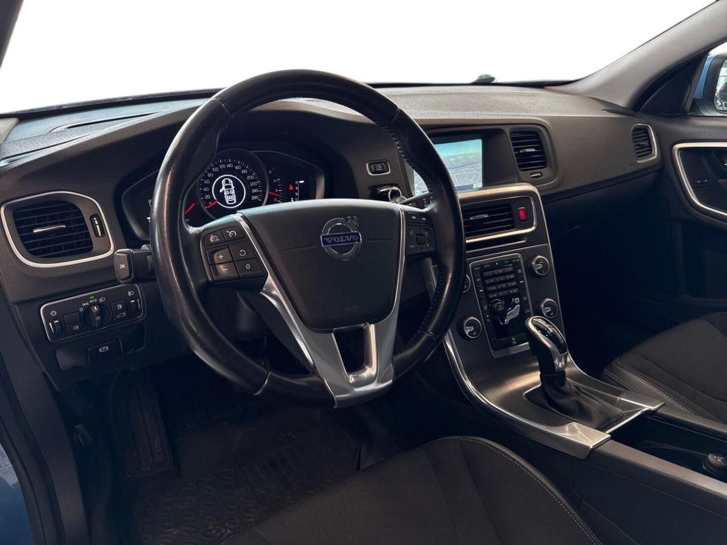 VOLVO V60 7