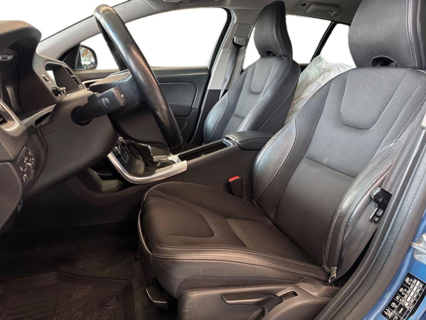 VOLVO V60 9