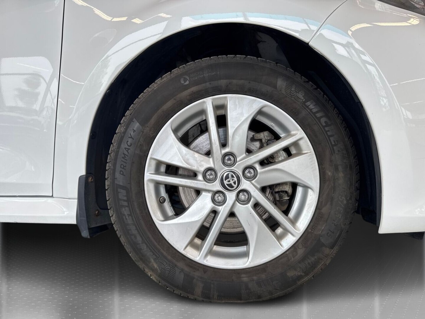 TOYOTA Yaris 2023