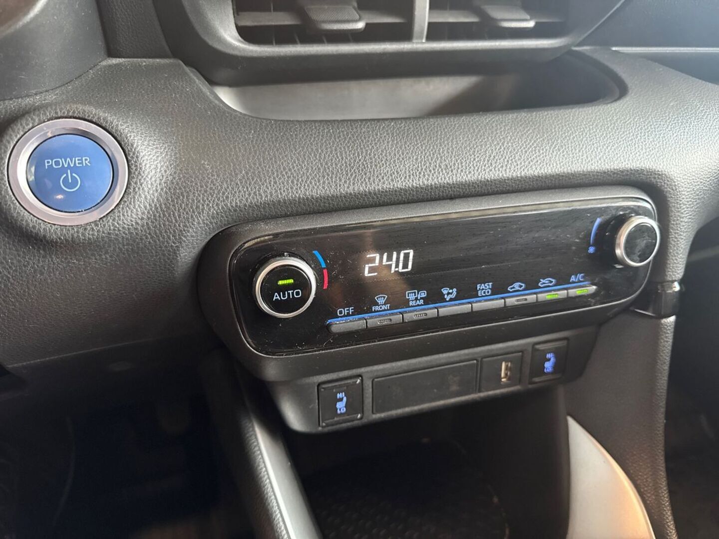 TOYOTA Yaris 2023
