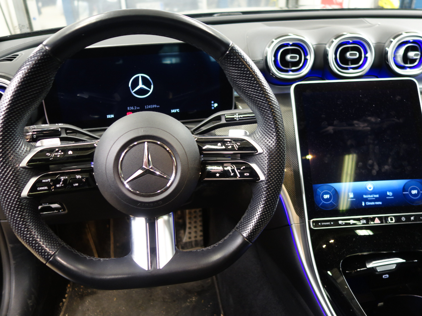 MERCEDES-BENZ C 2023