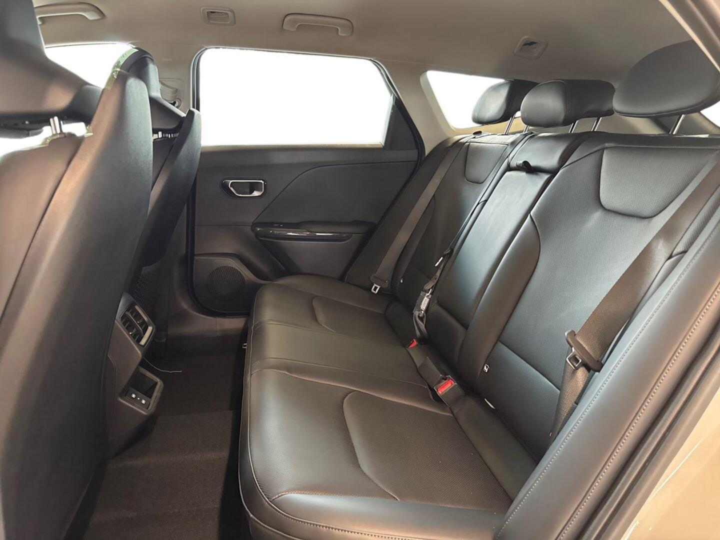KIA K4 10