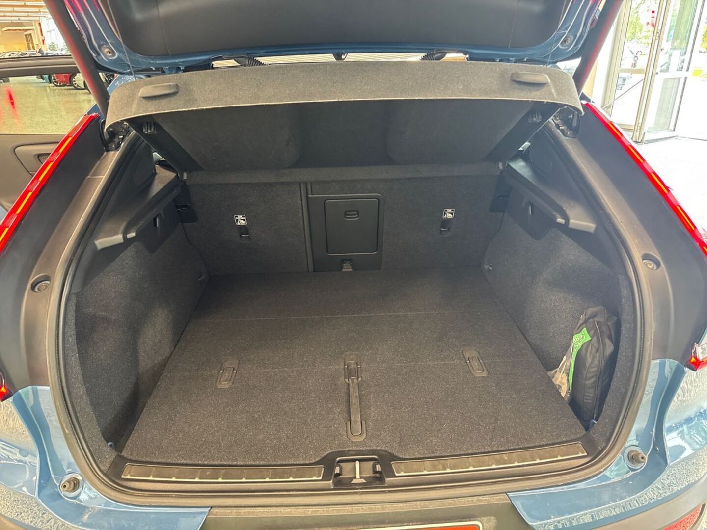 VOLVO C40 2023