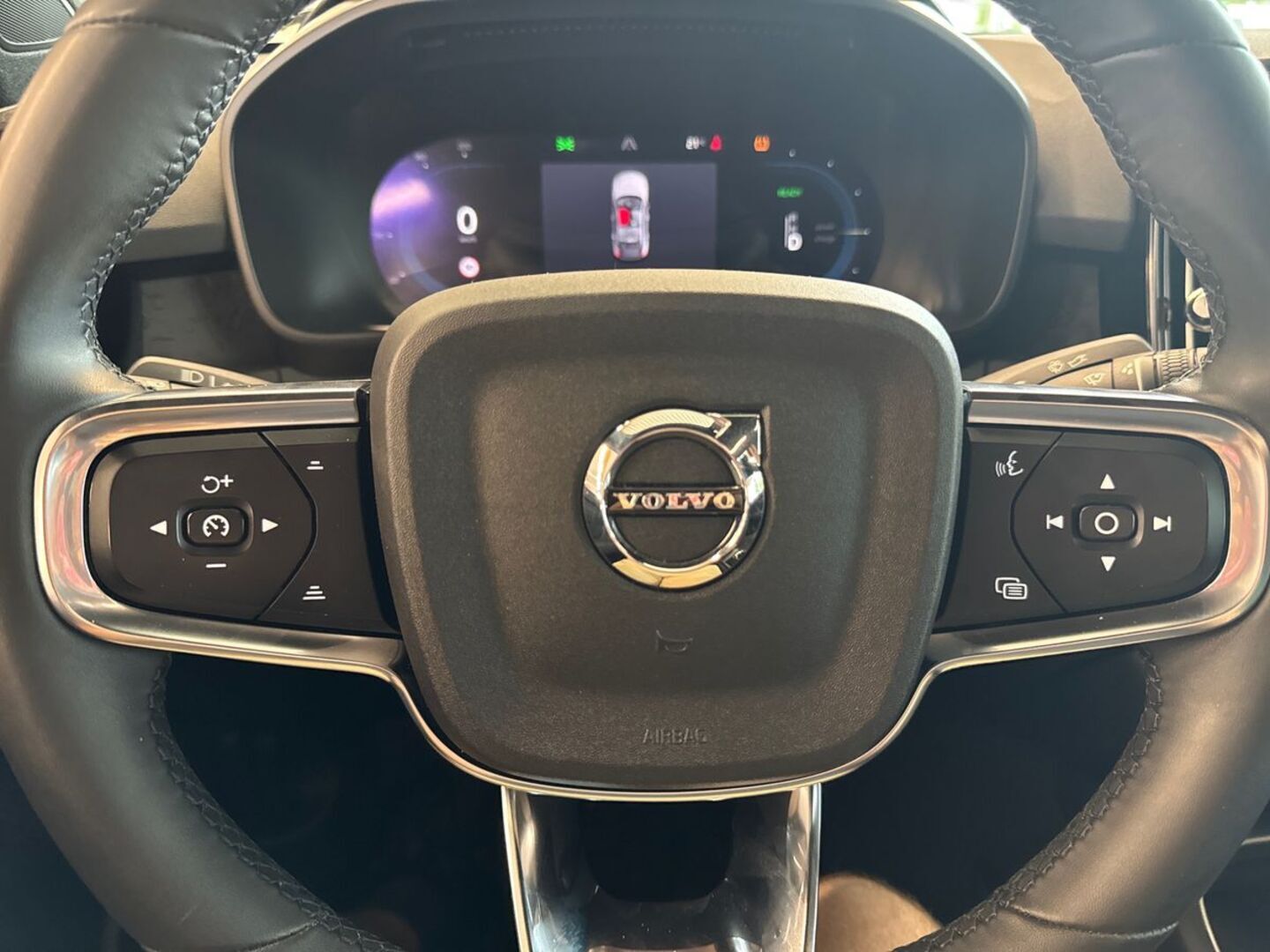 VOLVO C40 2023