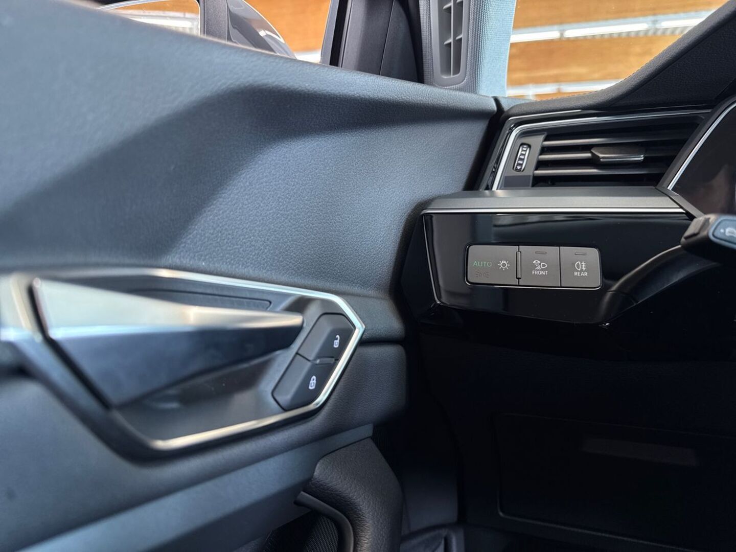 AUDI Q8 e-tron 19