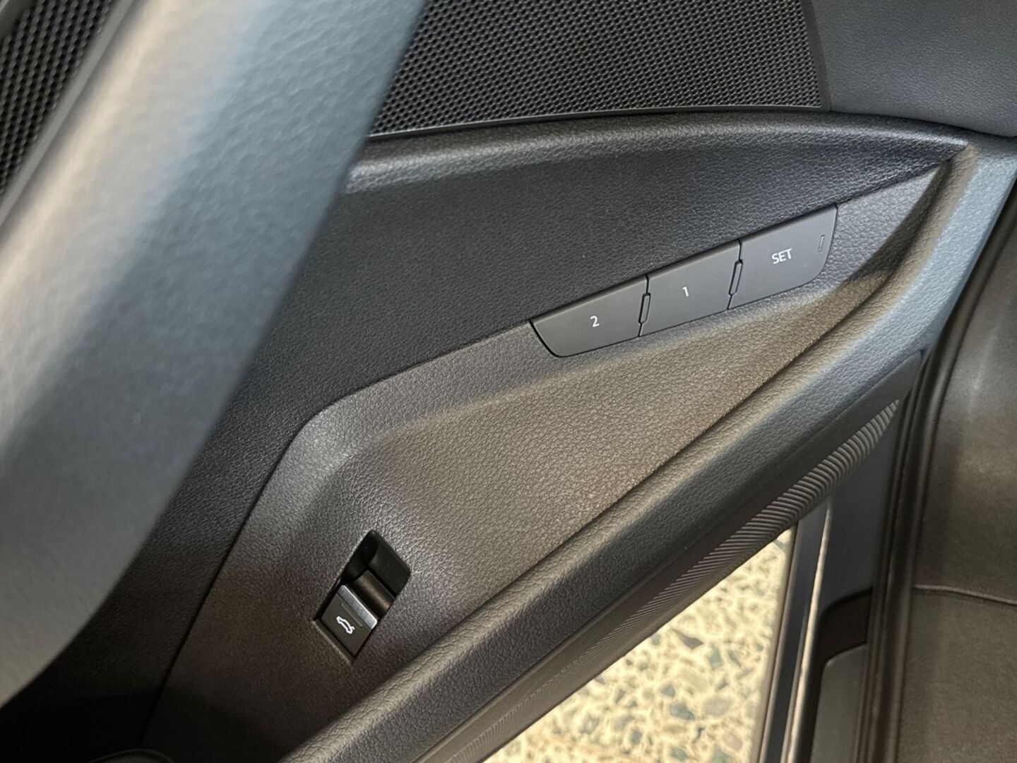 AUDI Q8 e-tron 22