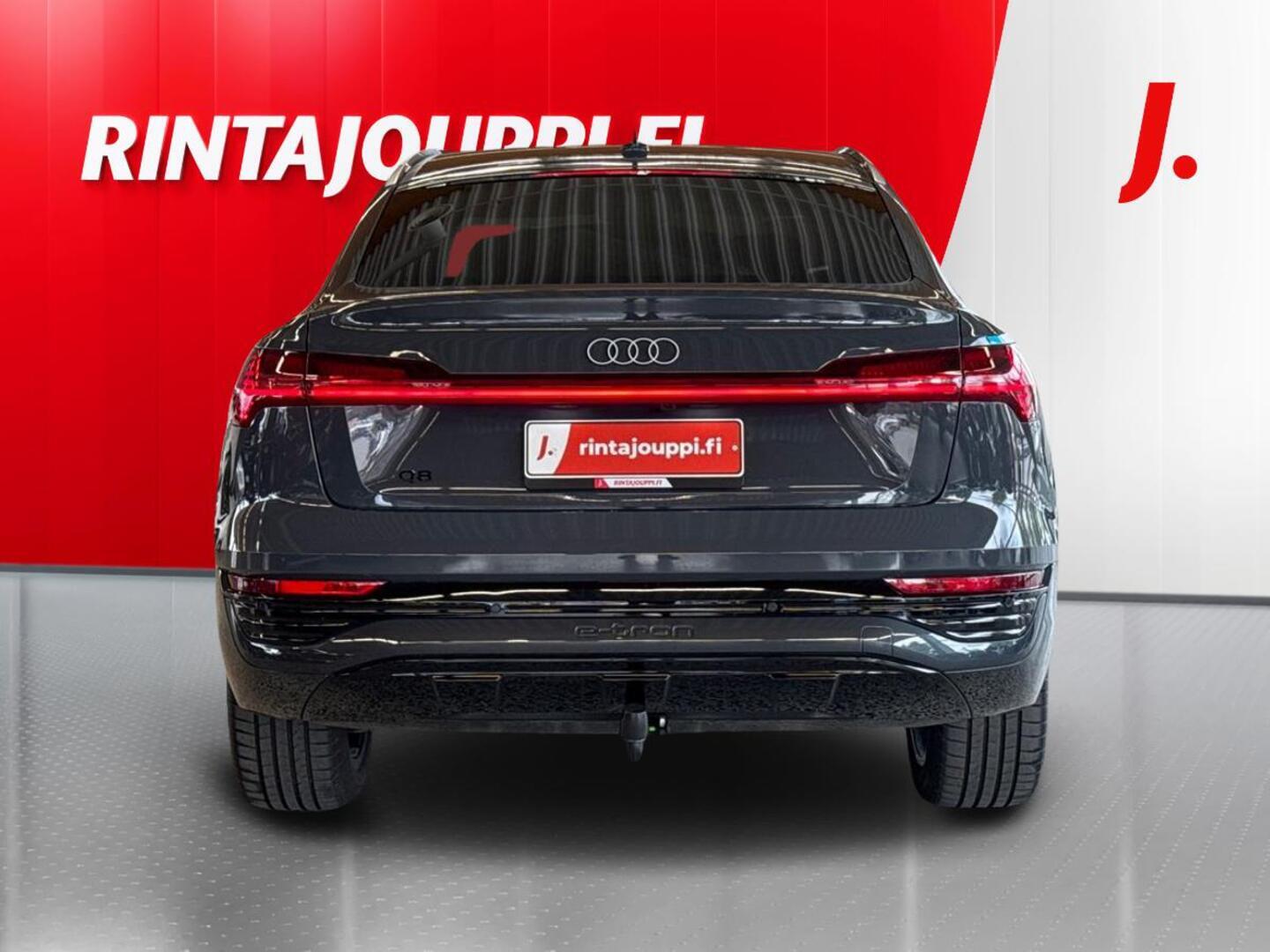 AUDI Q8 e-tron 5