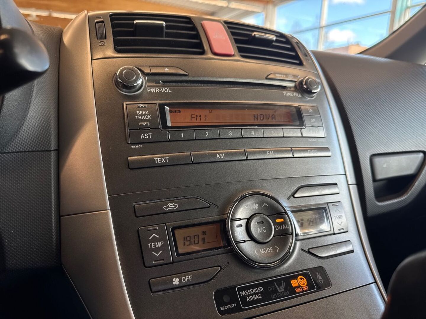 TOYOTA Auris 2007