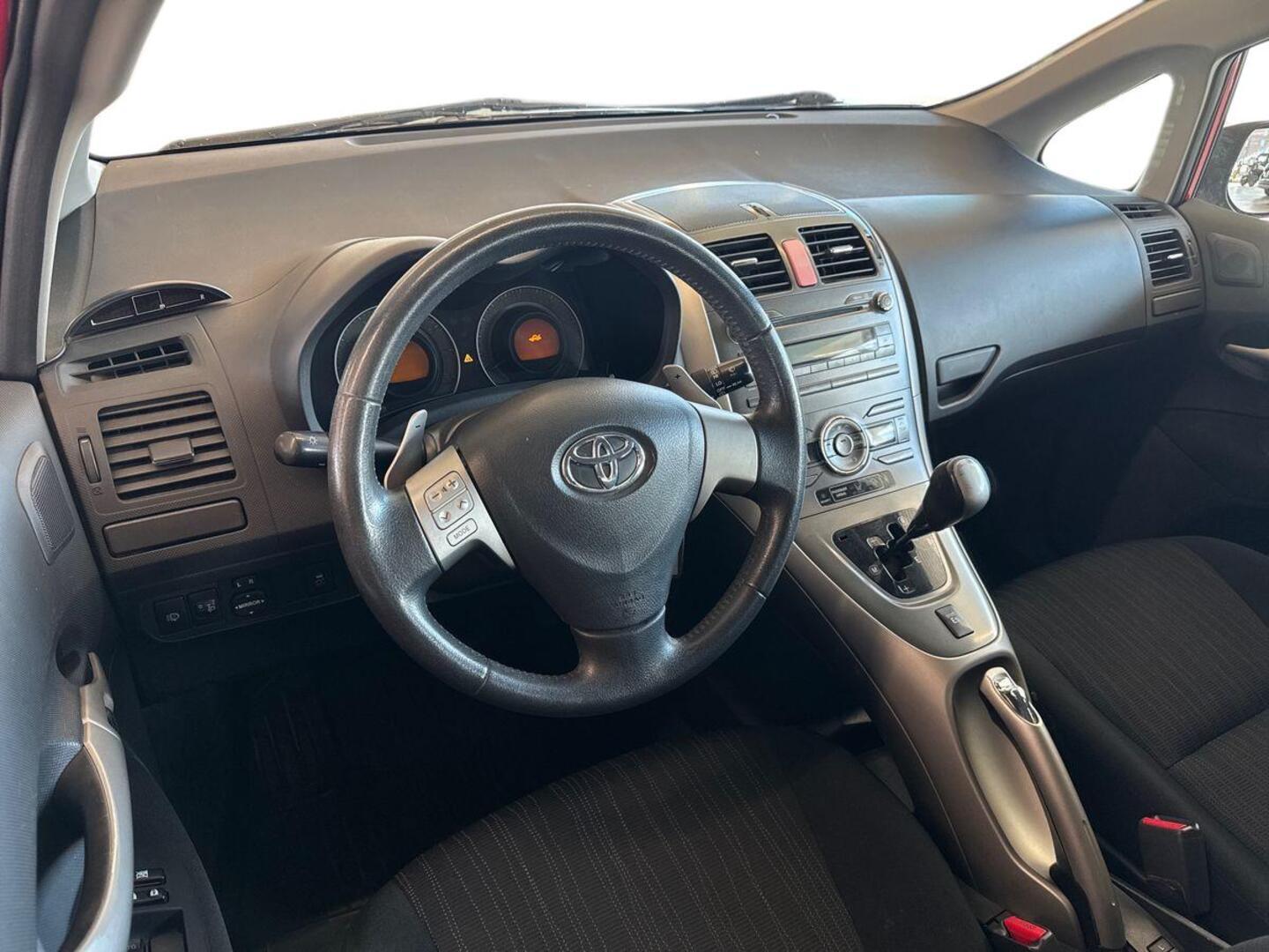 TOYOTA Auris 2007