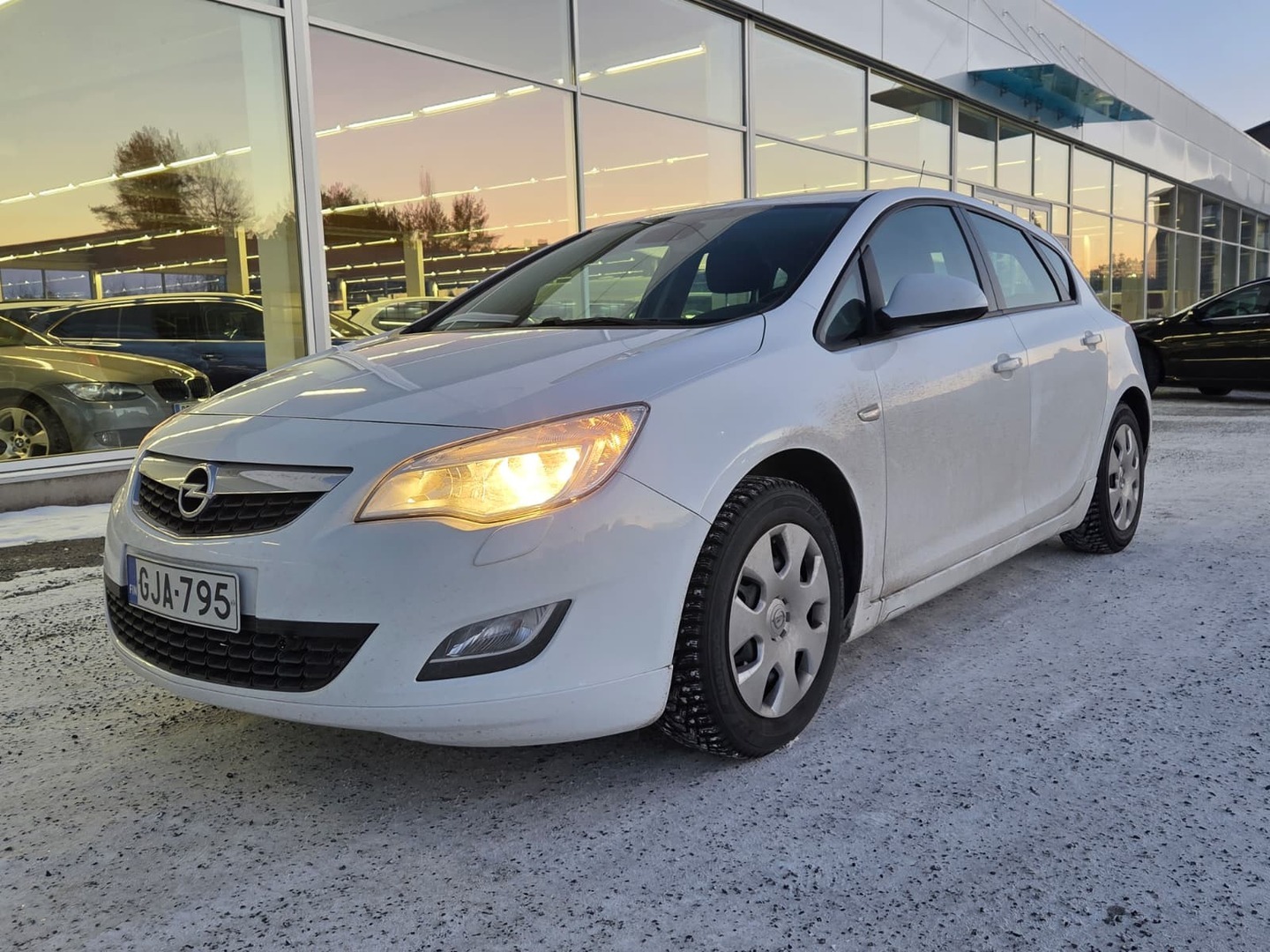 OPEL Astra 2011