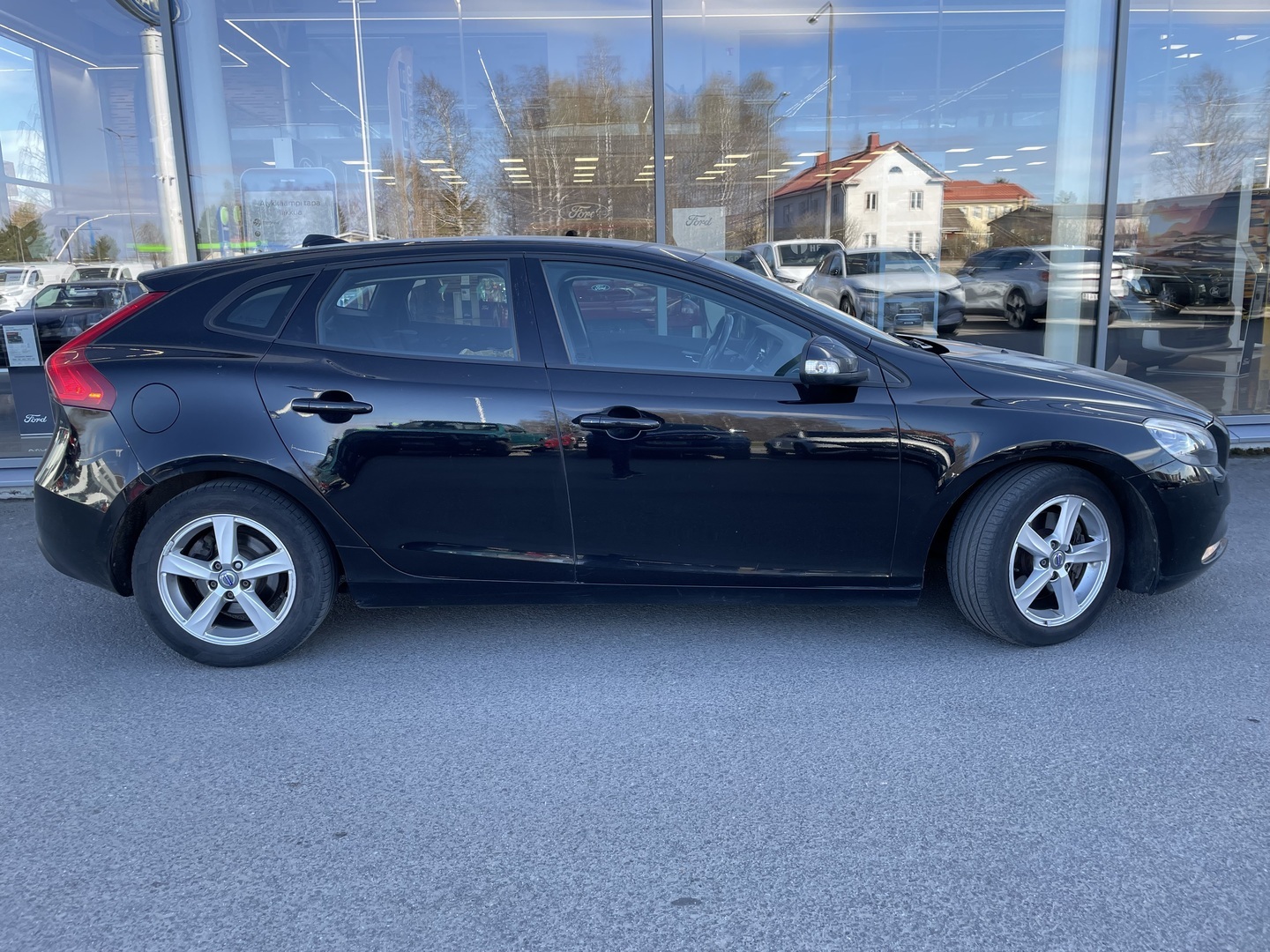 VOLVO V40 2014