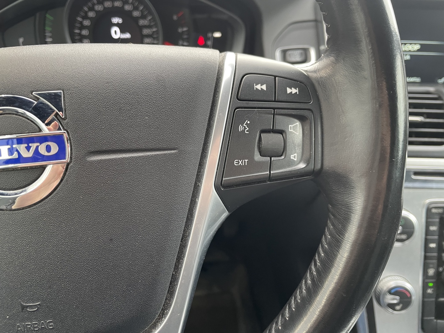 VOLVO XC60 2015