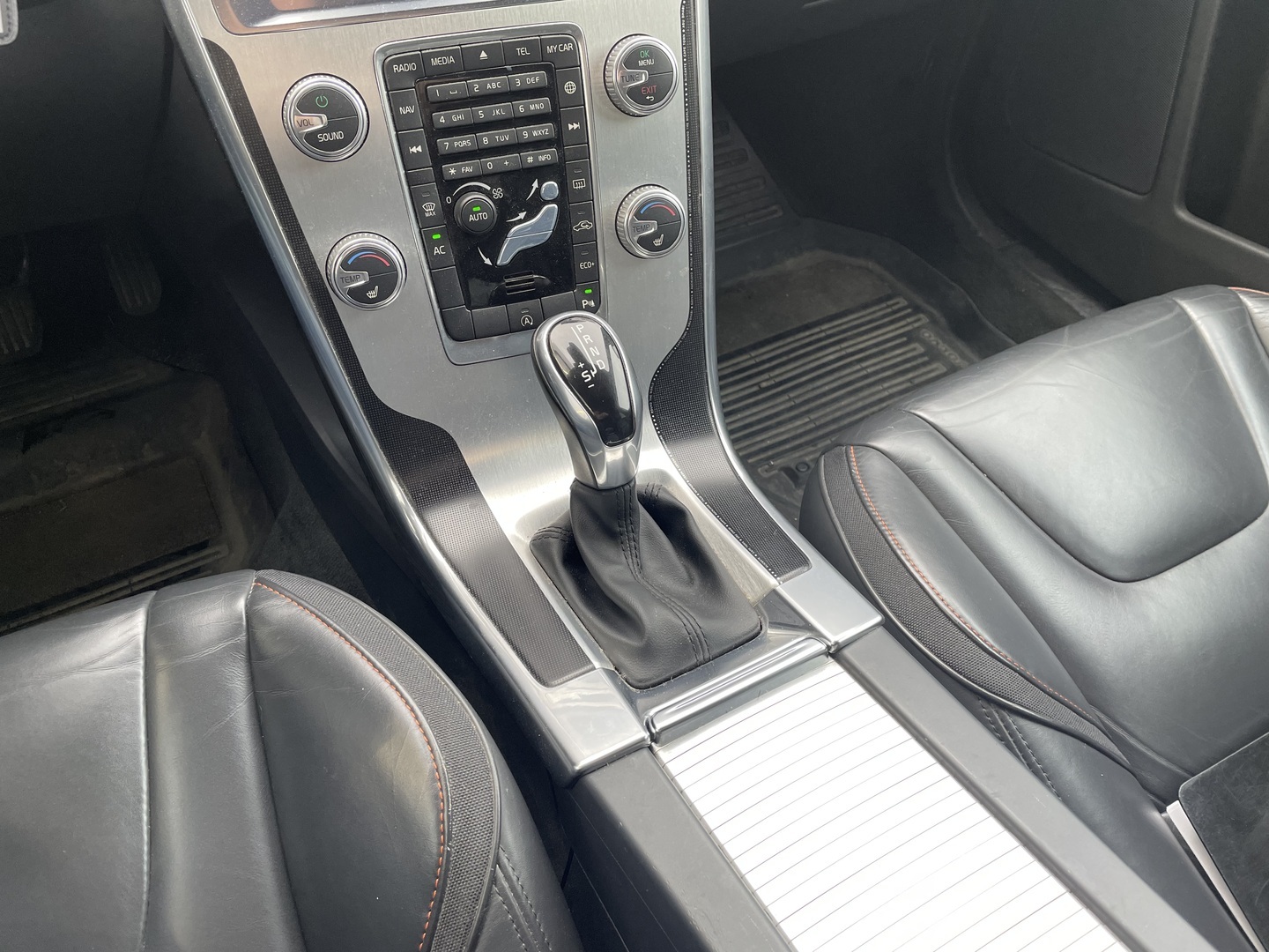 VOLVO XC60 2015