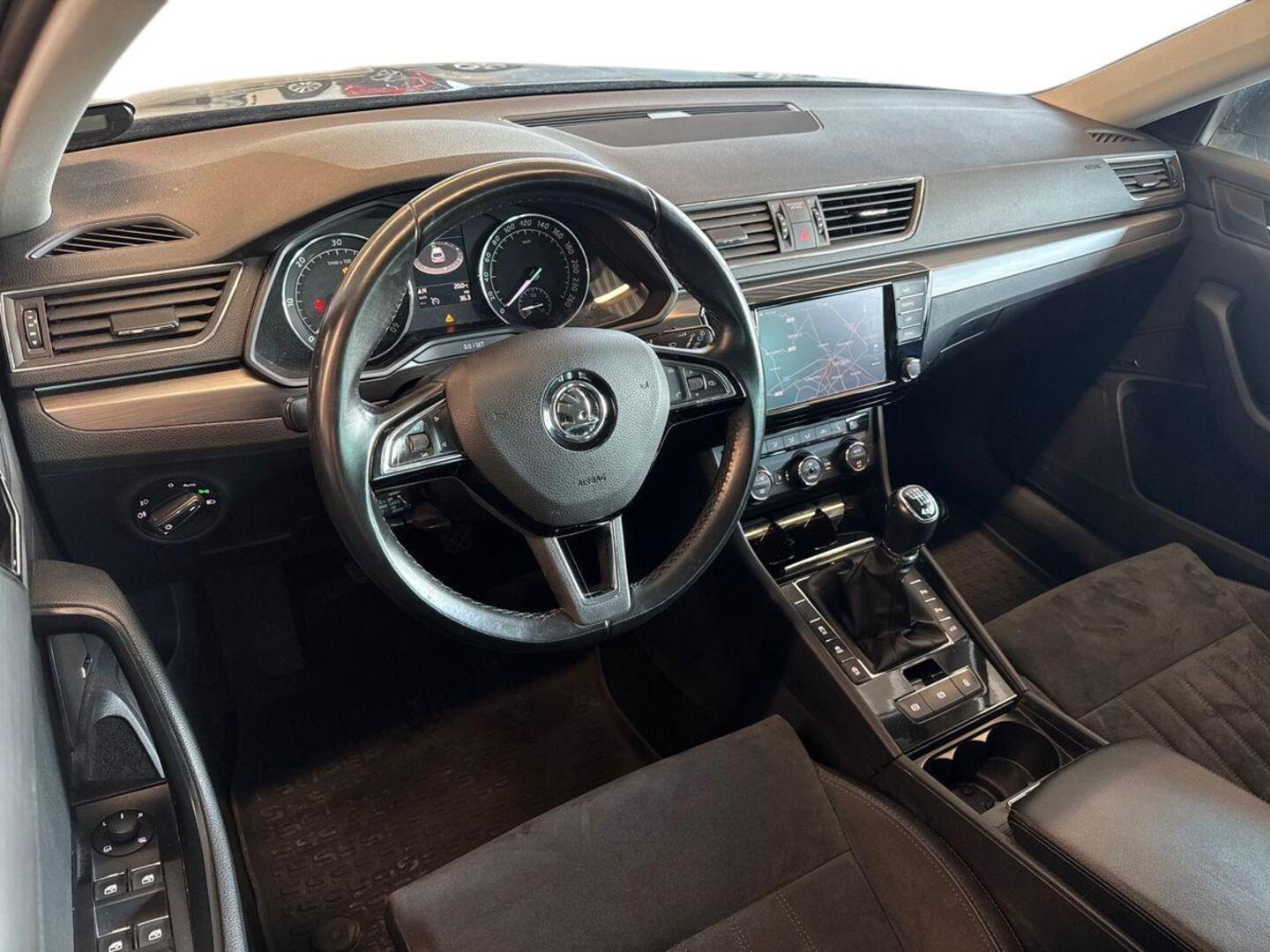 SKODA Superb 2016