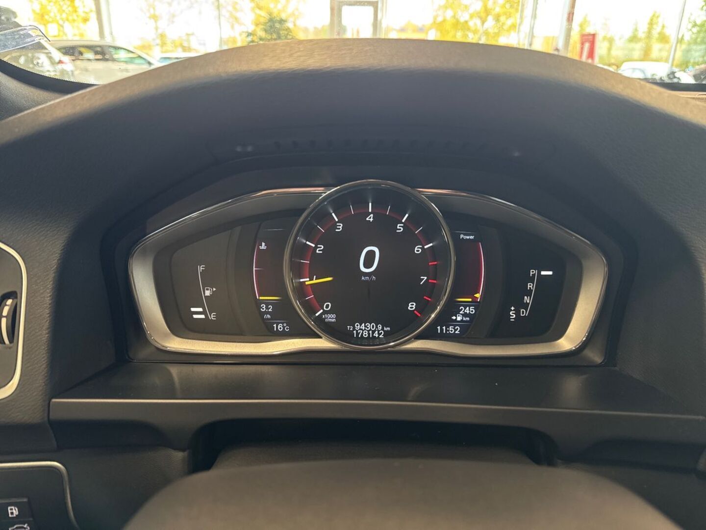 VOLVO V60 Cross Country 2015