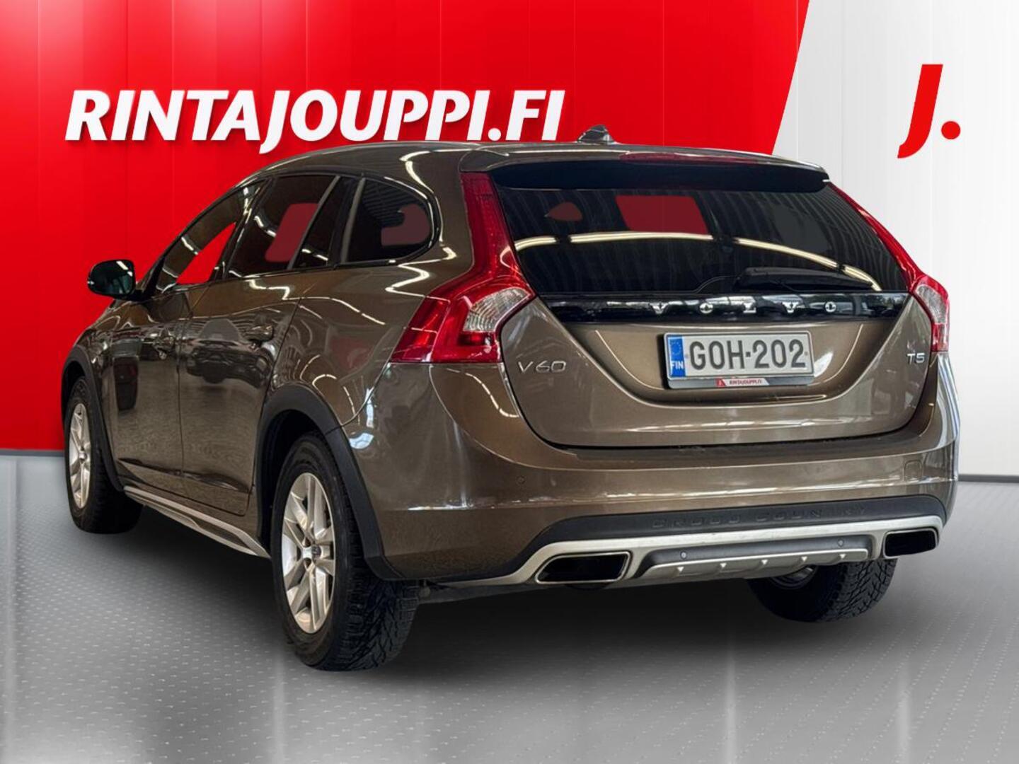 VOLVO V60 Cross Country 2015