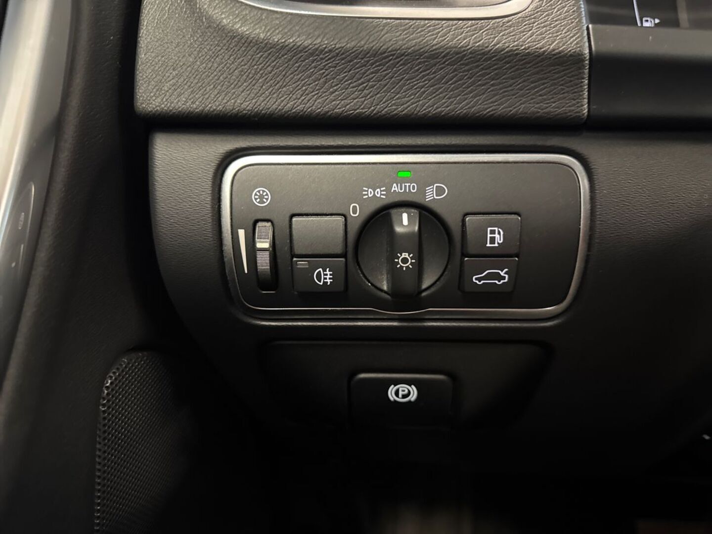 VOLVO V60 Cross Country 2015