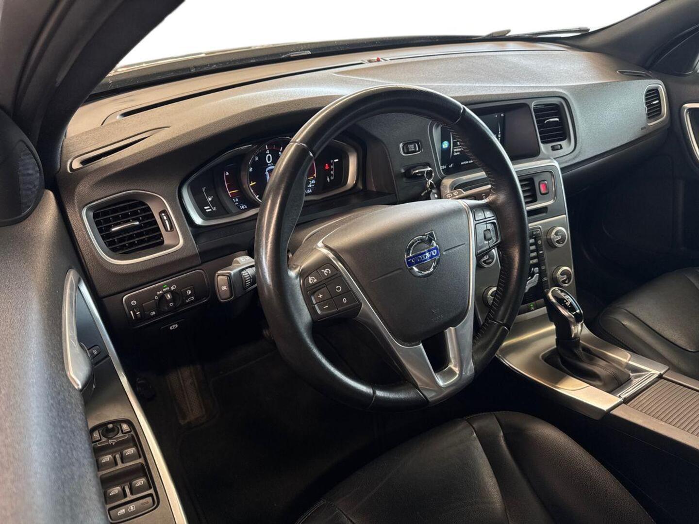 VOLVO V60 Cross Country 2015