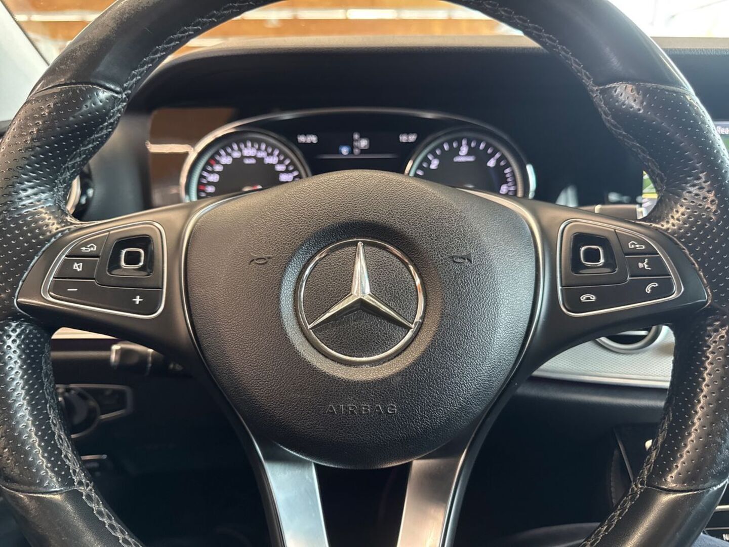 MERCEDES-BENZ E 15