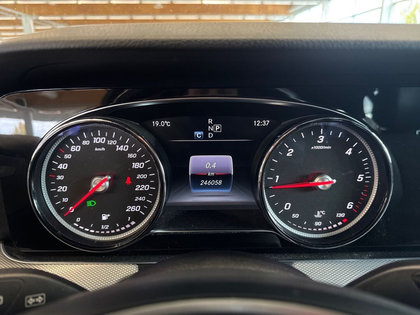 MERCEDES-BENZ E 17