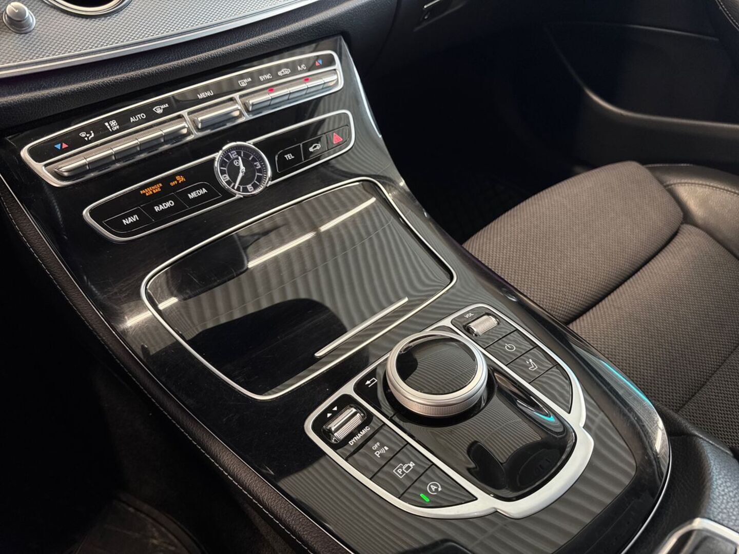 MERCEDES-BENZ E 21