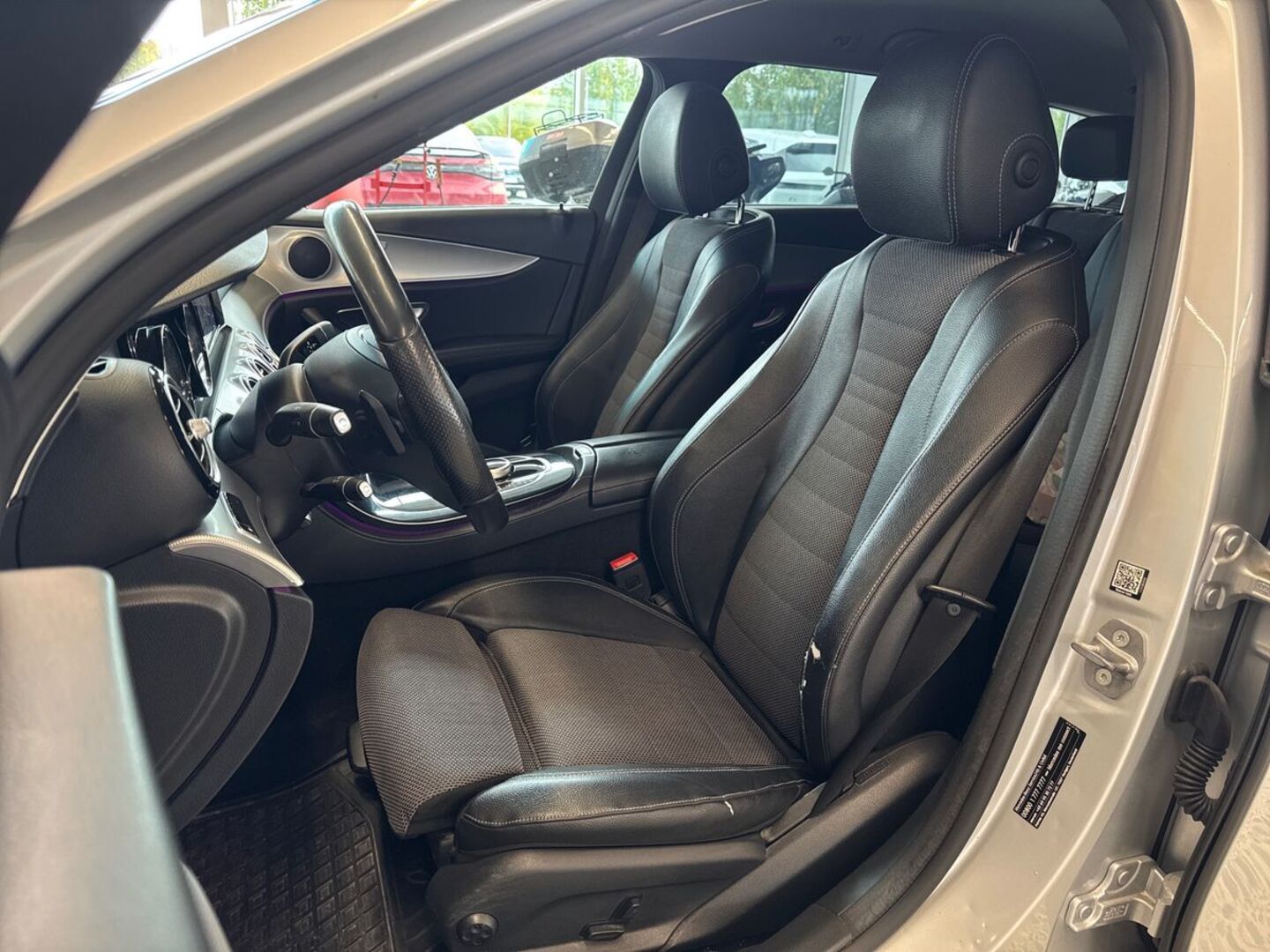MERCEDES-BENZ E 24