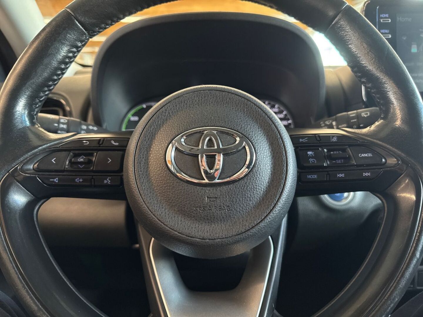 TOYOTA Yaris 15