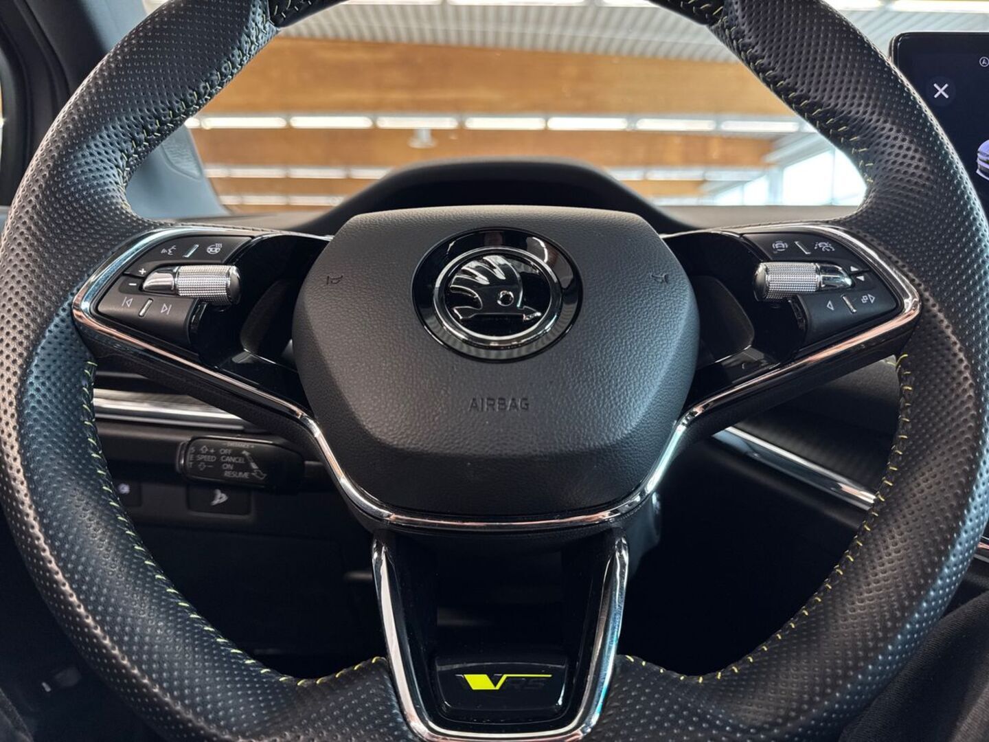 SKODA Enyaq 16