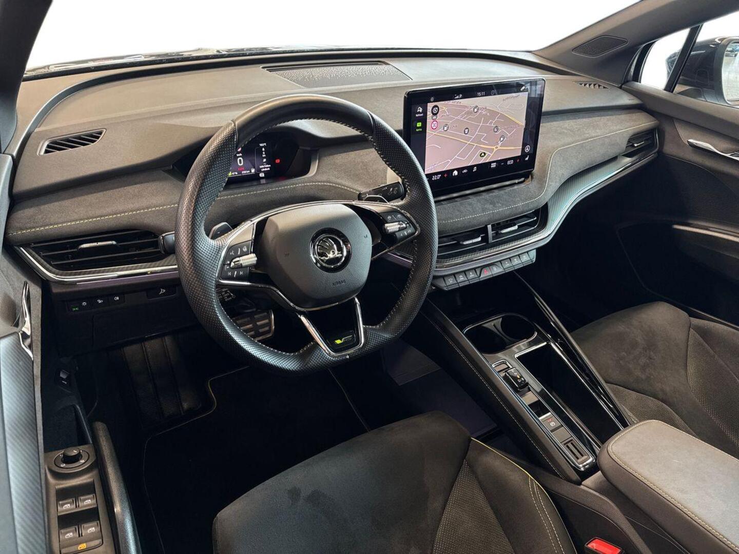 SKODA Enyaq 8