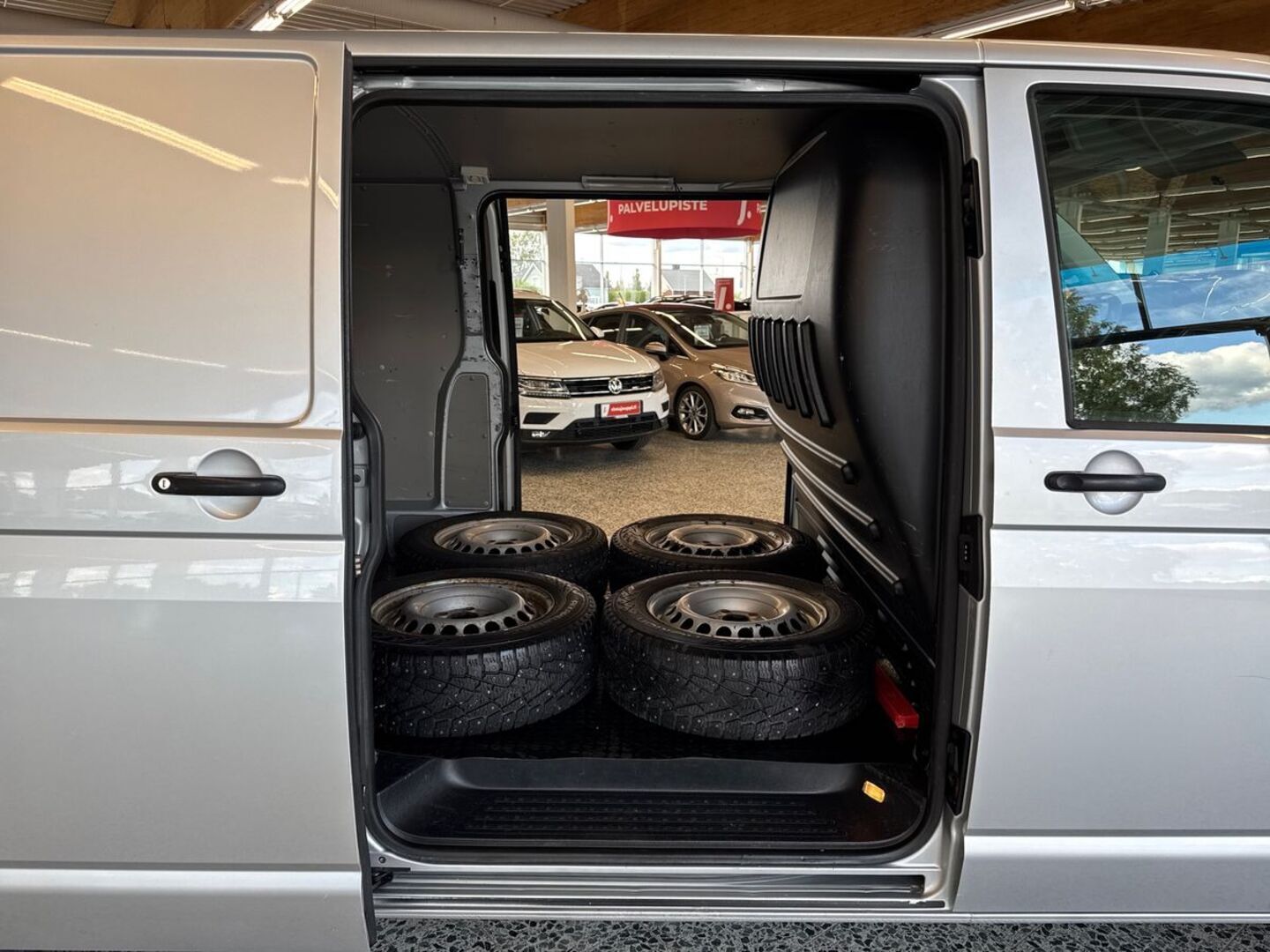 VOLKSWAGEN Transporter 5