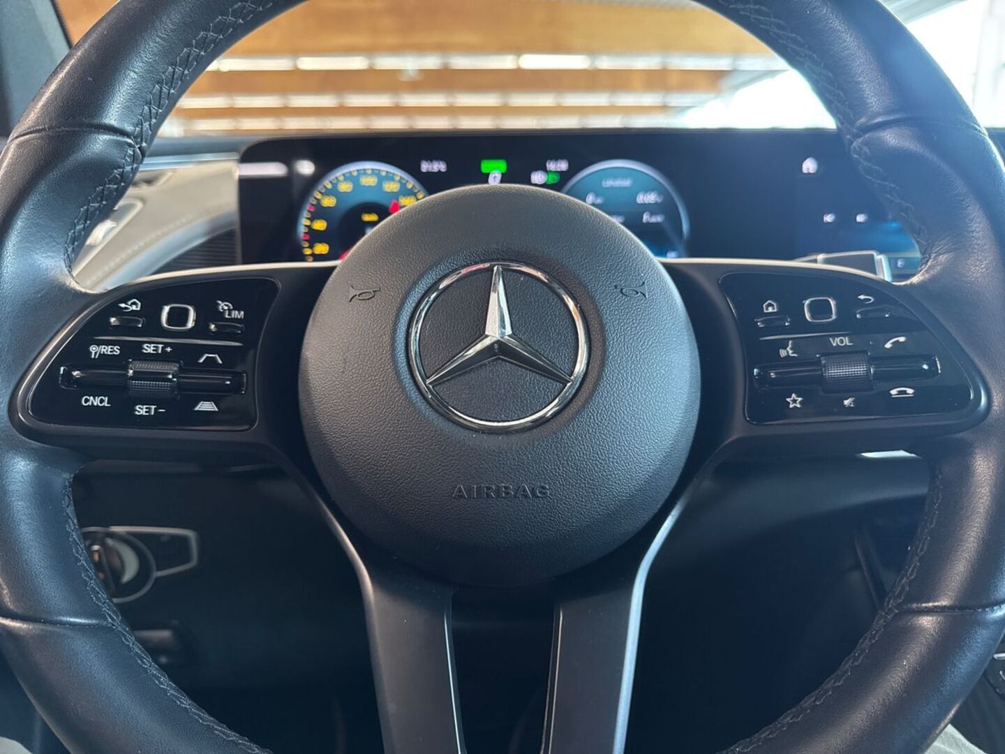 MERCEDES-BENZ EQC 2021