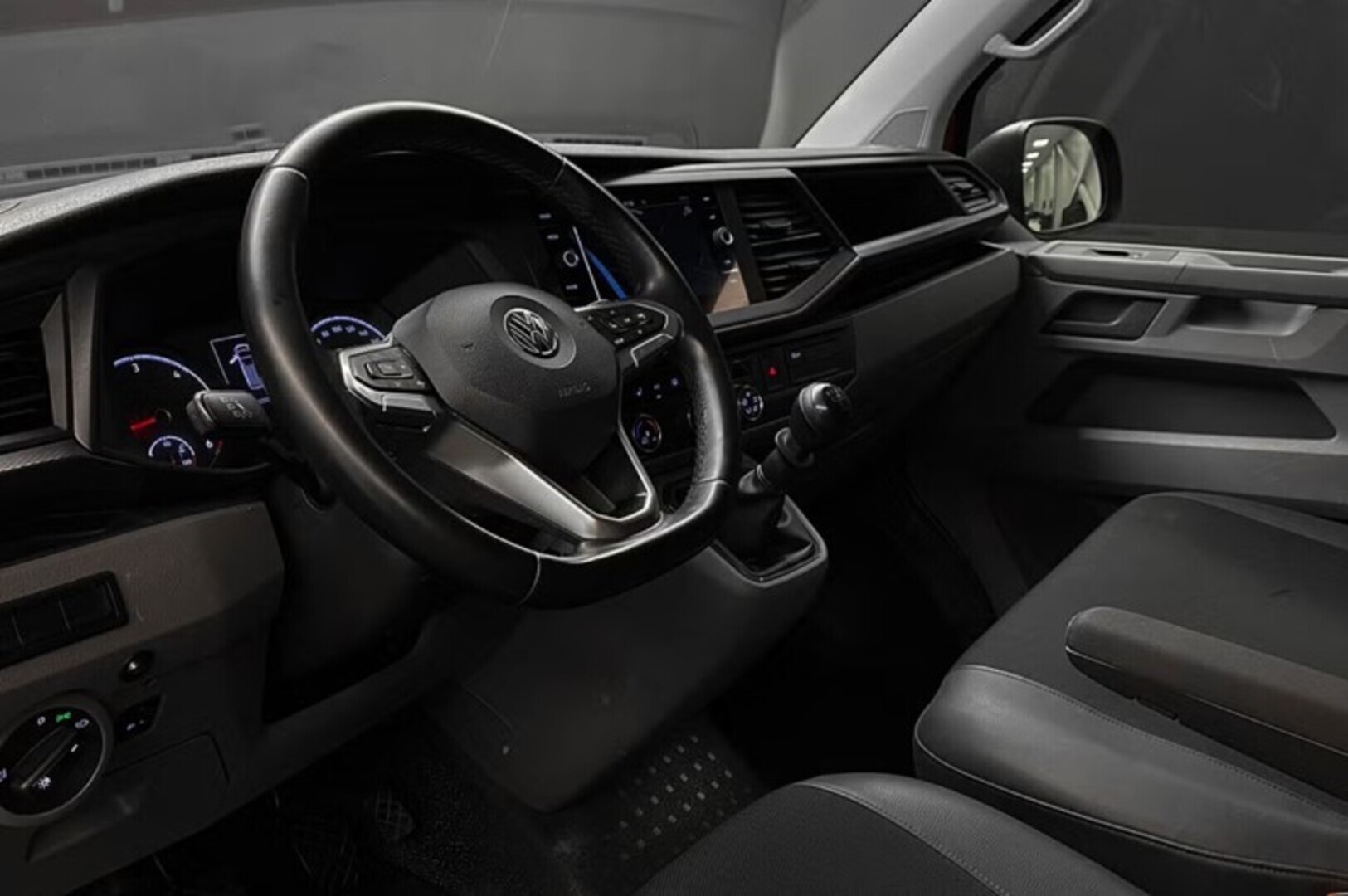 VOLKSWAGEN Transporter 2020