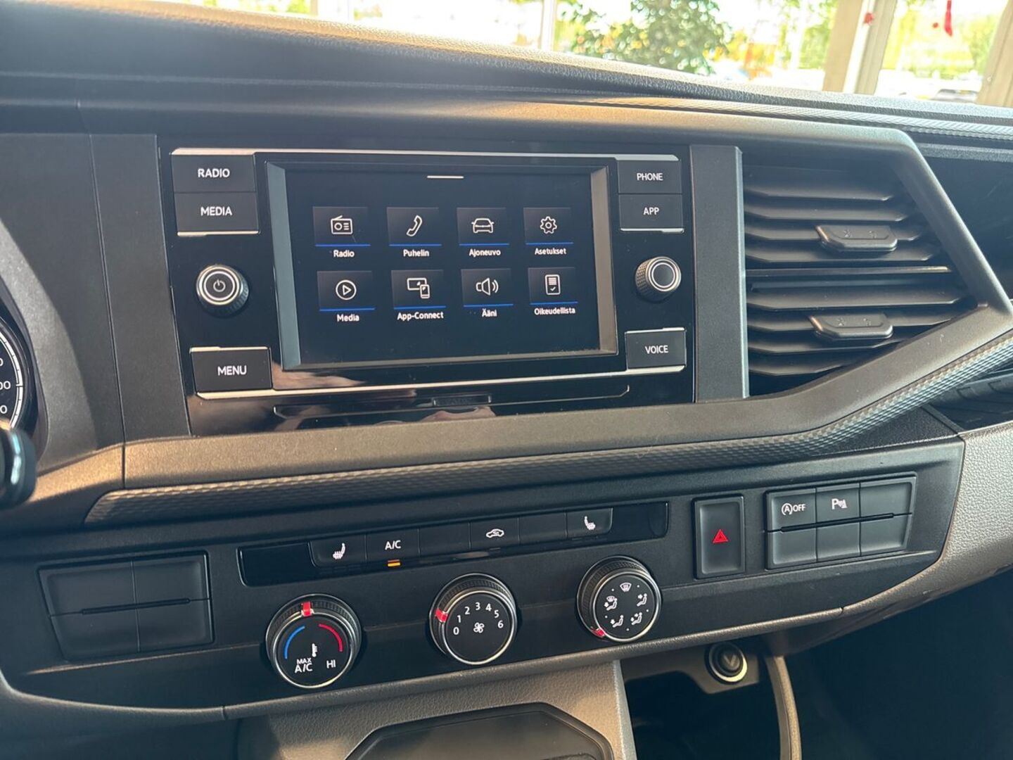 VOLKSWAGEN Transporter 14