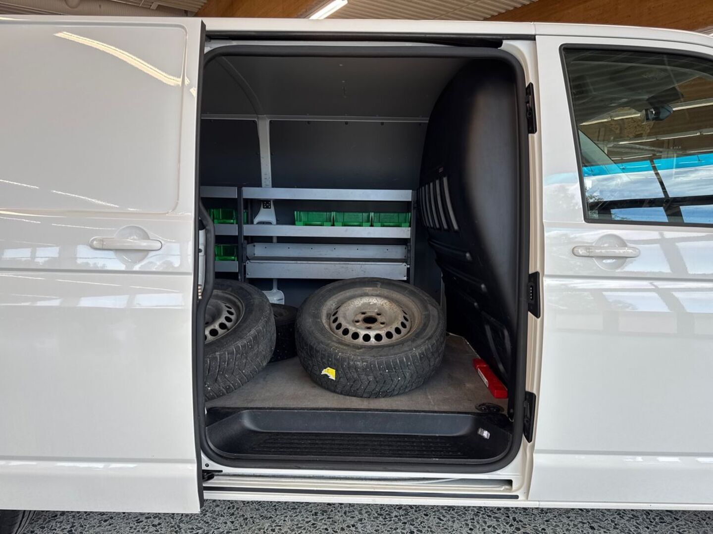 VOLKSWAGEN Transporter 5